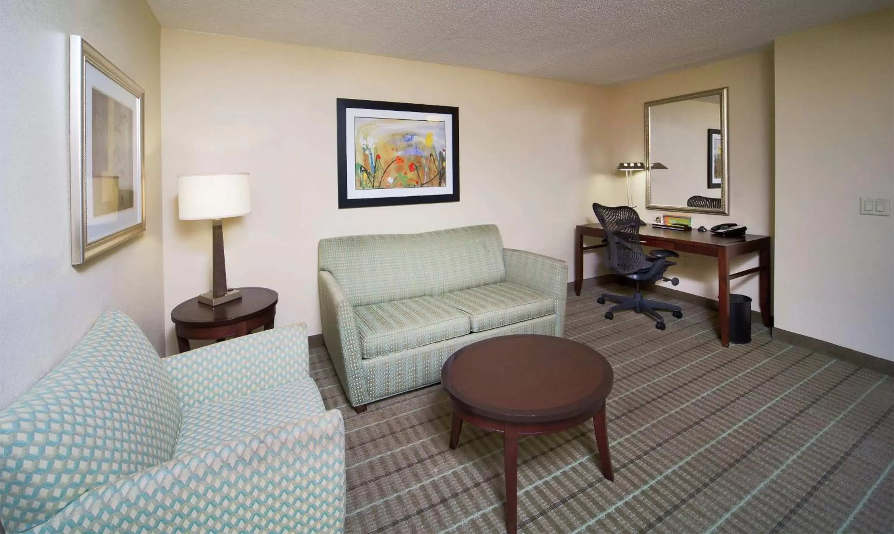 Bedroom, Seating Area in Hilton Garden Inn Valdosta