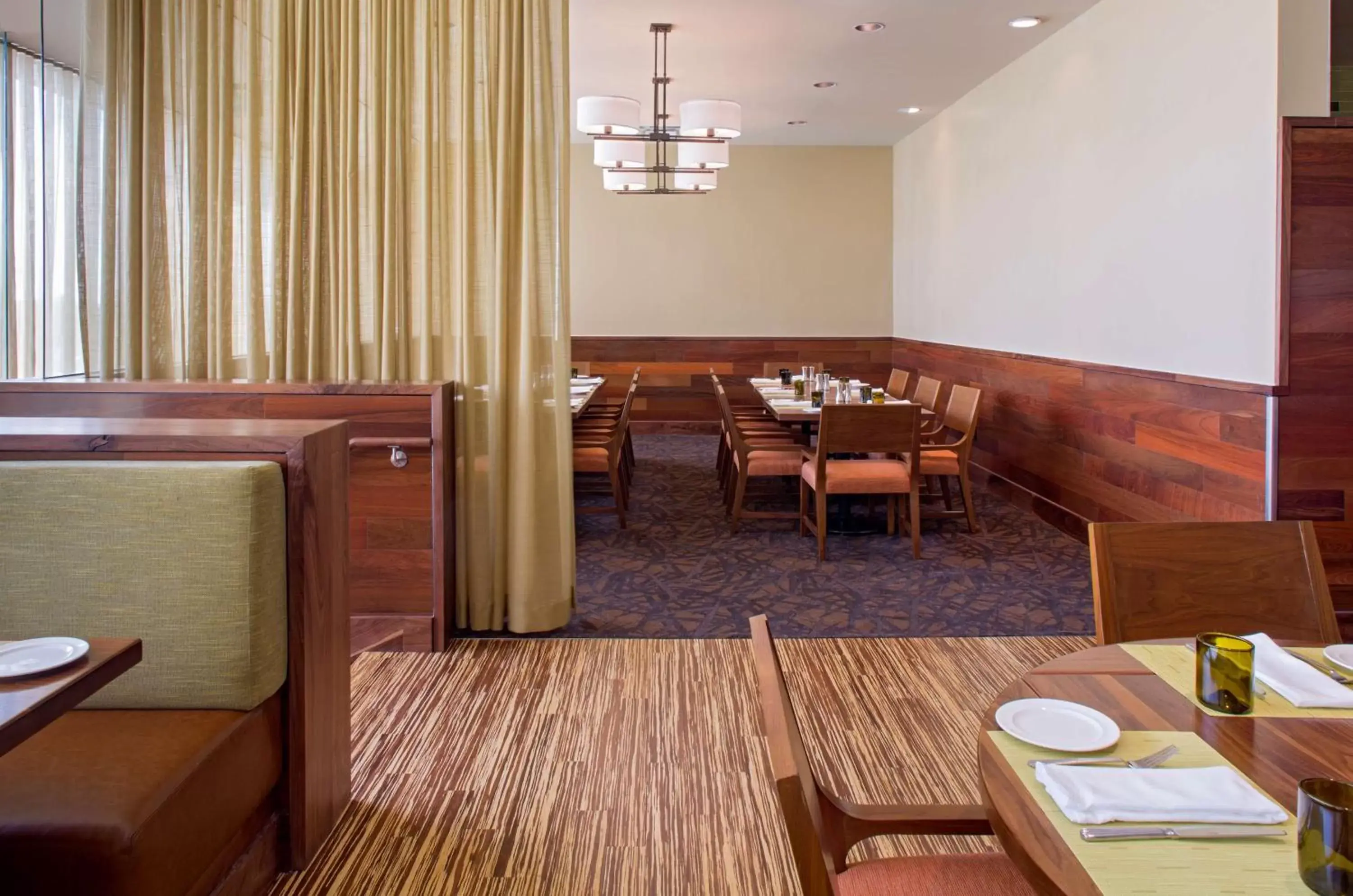 Restaurant/Places to Eat in Hyatt Regency Orlando International Airport Hotel
