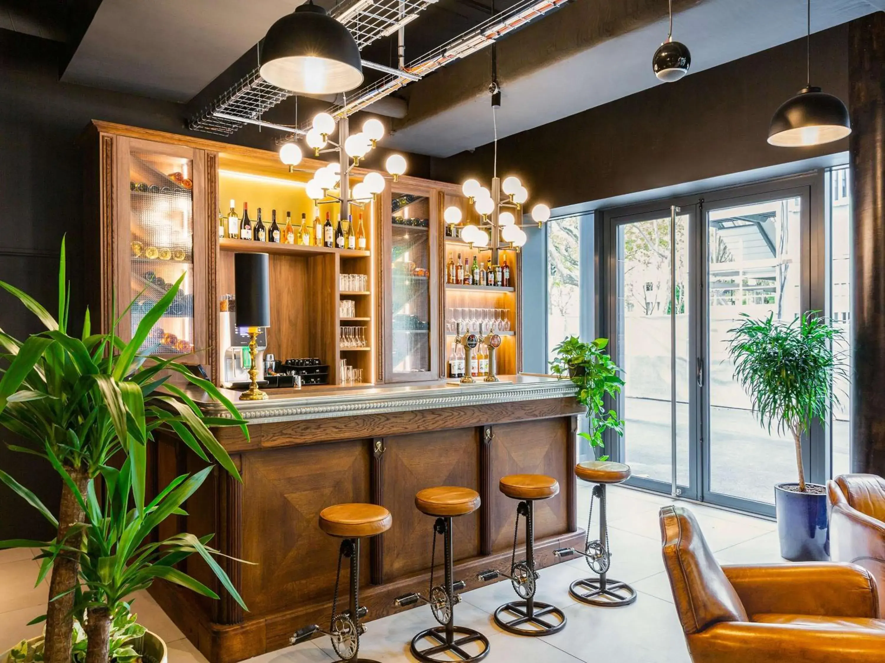 Lounge or bar, Lounge/Bar in ibis Styles Puteaux Paris La Defense