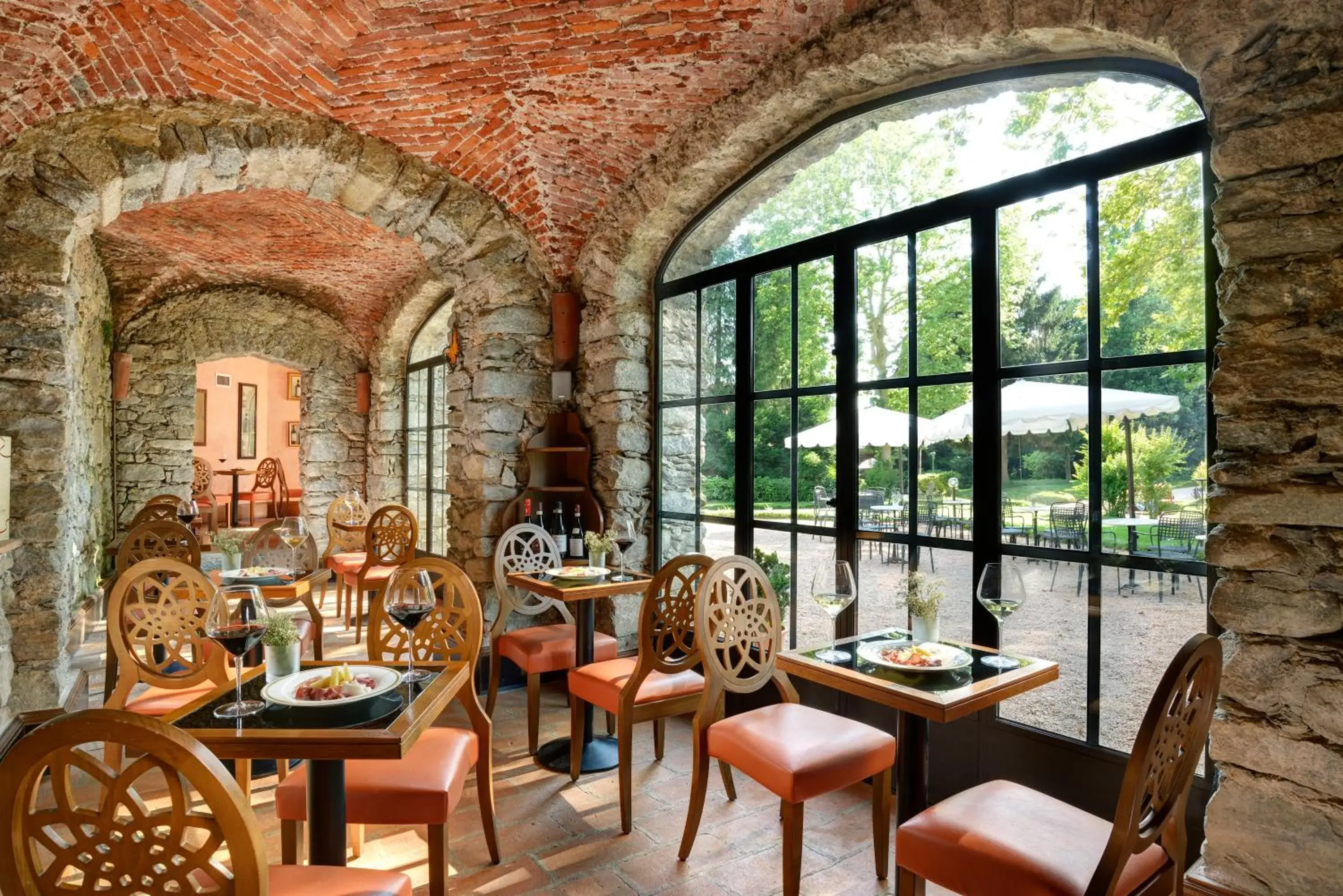 Restaurant/Places to Eat in Castello Dal Pozzo Hotel