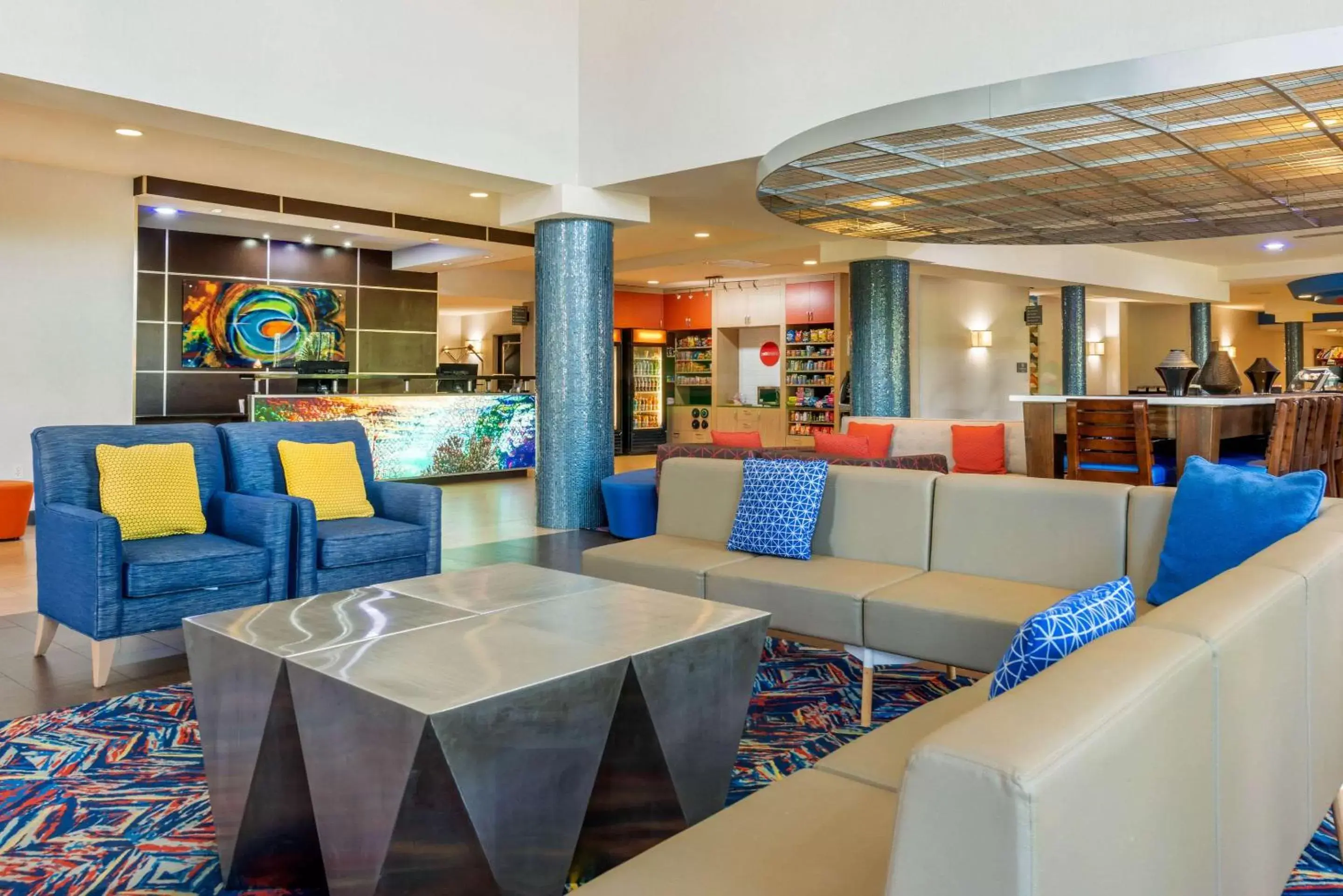 Lobby or reception, Lounge/Bar in Cambria Hotel Ft Lauderdale, Airport South & Cruise Port