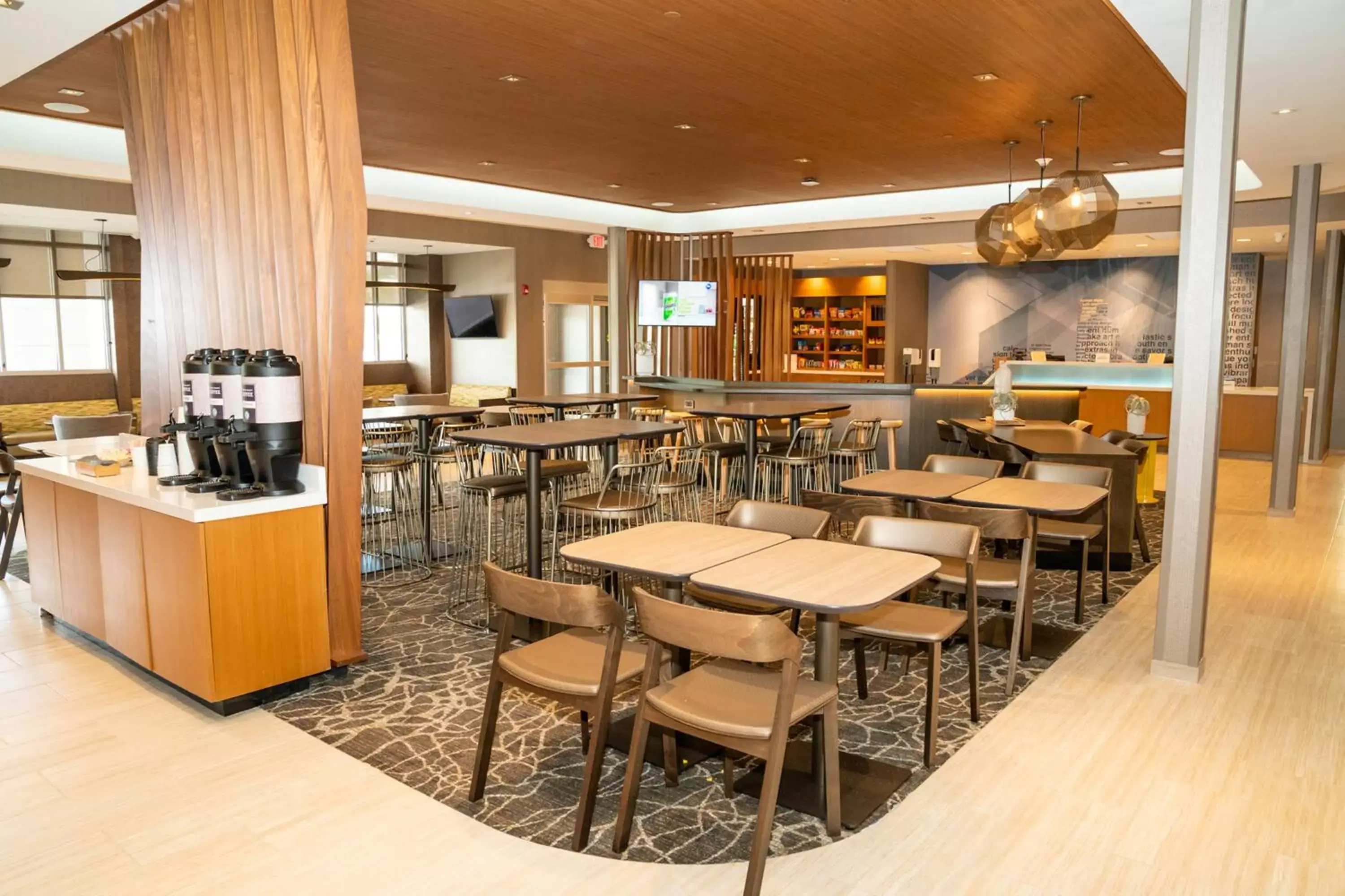 Lobby or reception, Restaurant/Places to Eat in SpringHill Suites by Marriott Woodbridge