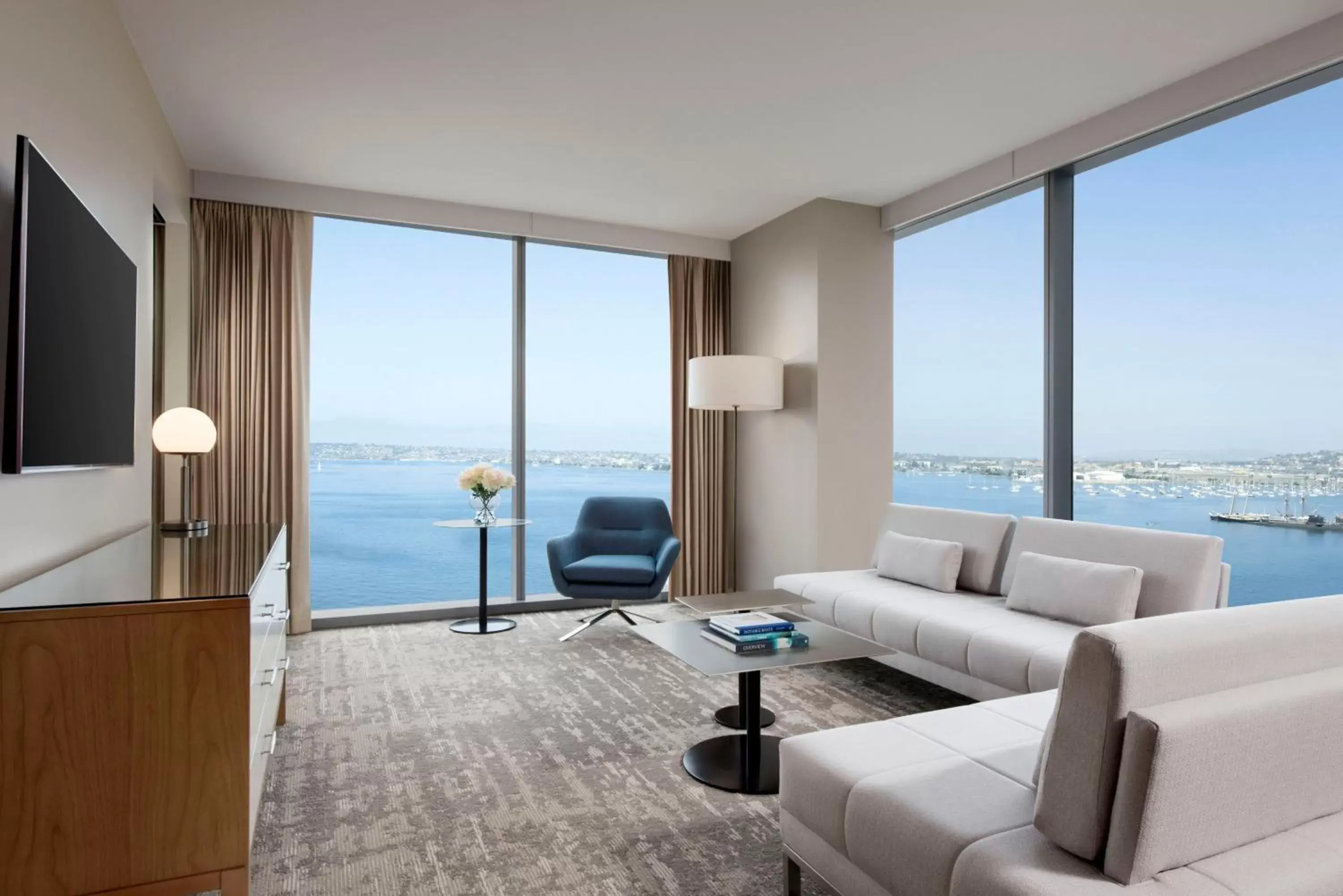 Photo of the whole room, Sea View in InterContinental San Diego, an IHG Hotel