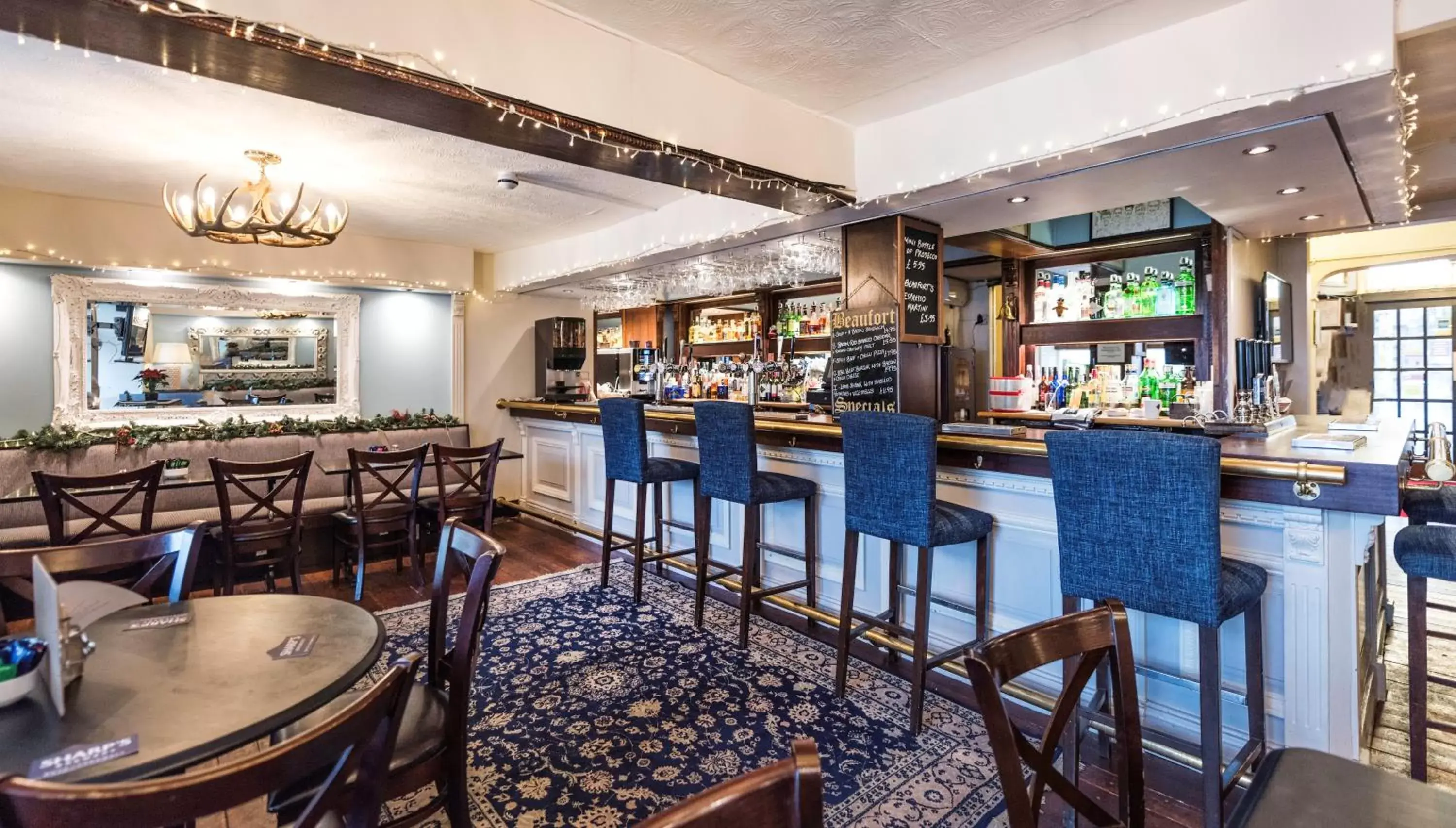 Restaurant/places to eat, Lounge/Bar in The Beaufort Hotel