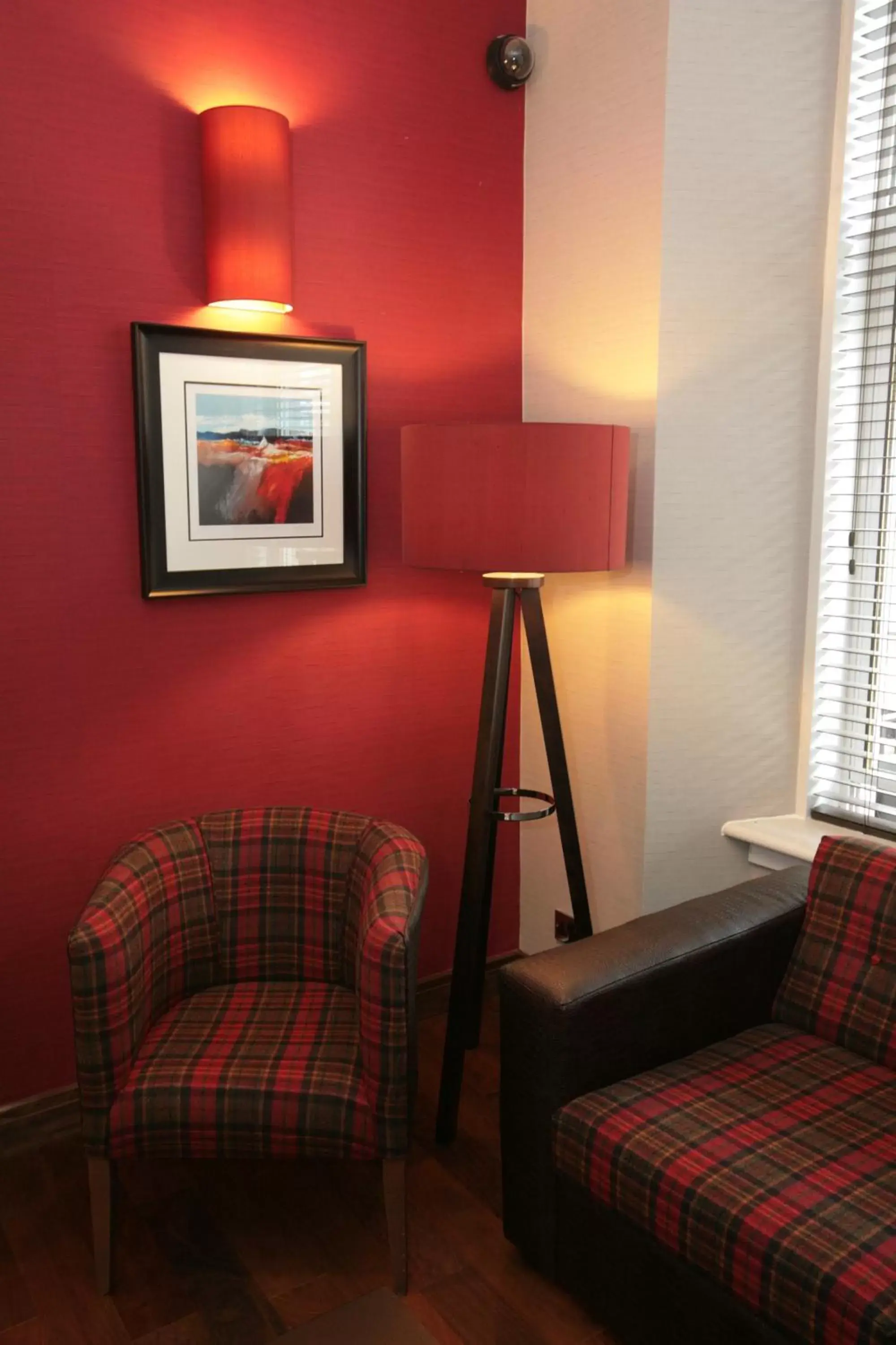 Living room, Bed in Kelvingrove Hotel - Sauchiehall St