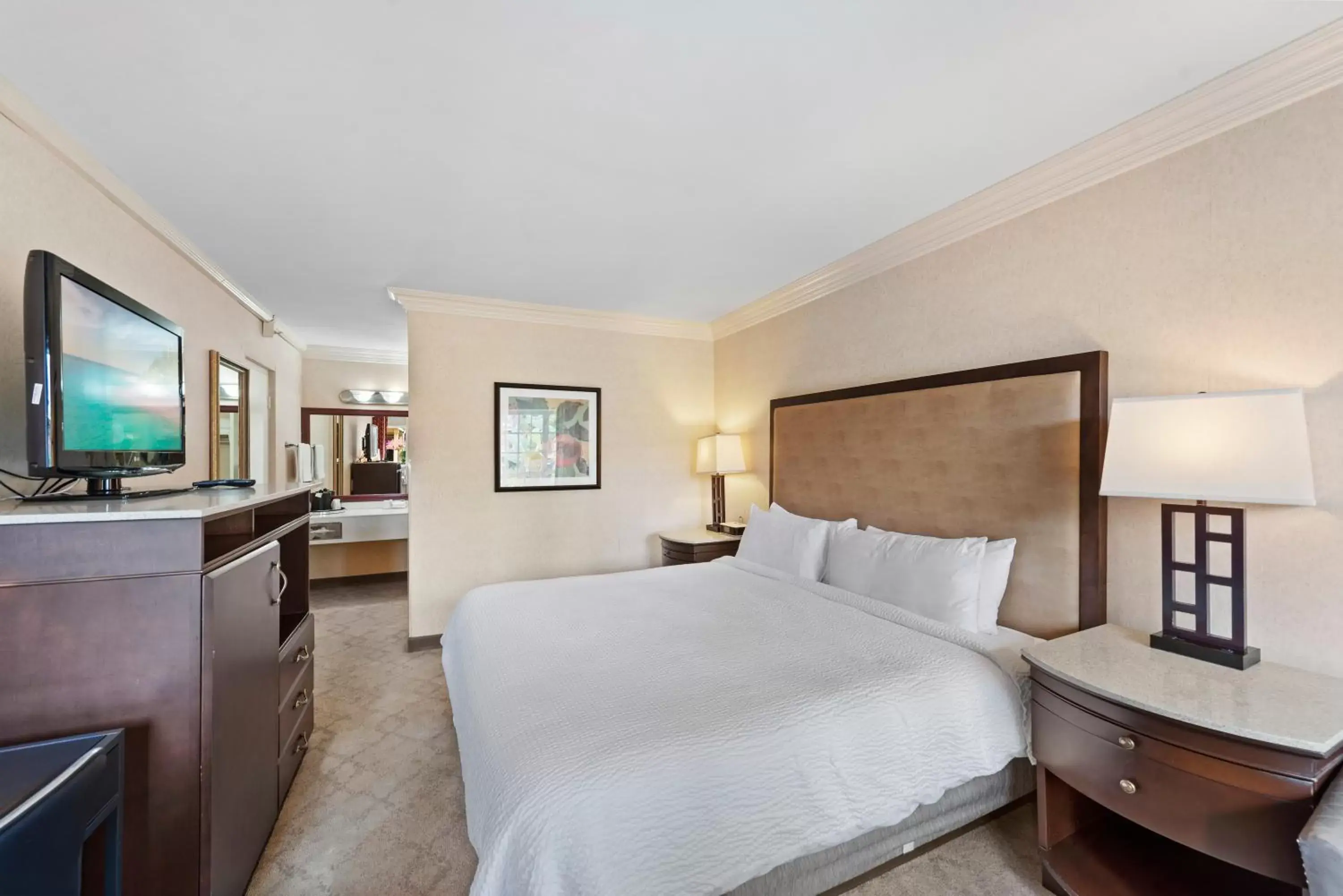 Bed in 14 West Hotel Laguna Beach Bed in 14 West Hotel Laguna Beach