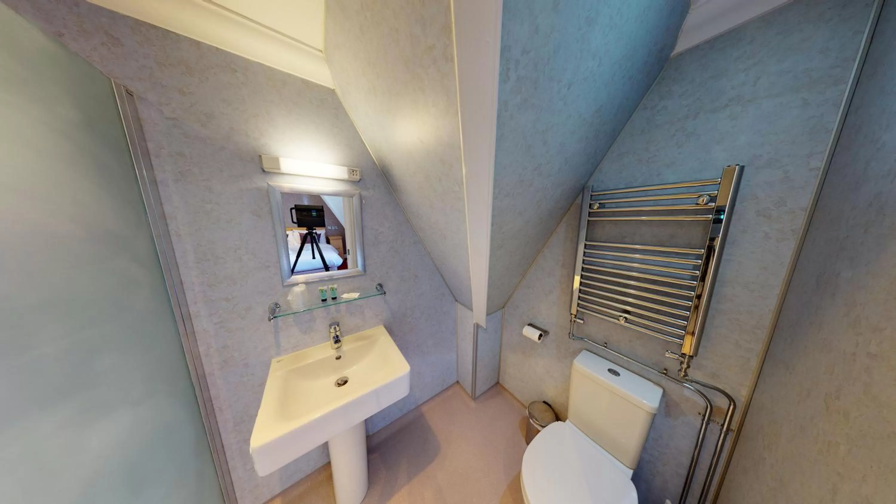 Toilet in Marine Lodge