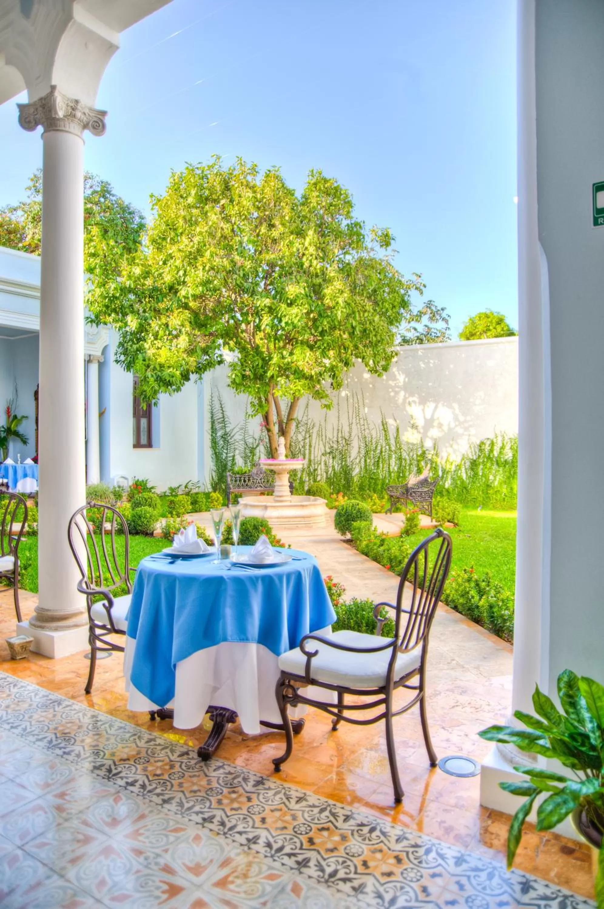 Restaurant/places to eat in Casa Azul Monumento Historico