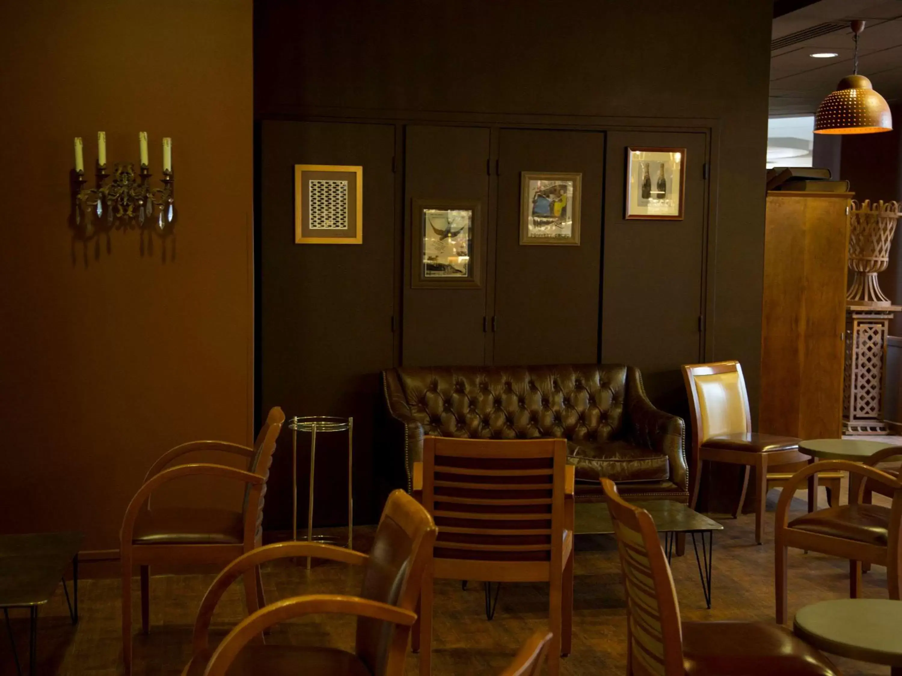 Lounge or bar, Restaurant/Places to Eat in Ibis Paris Tour Eiffel Cambronne 15ème