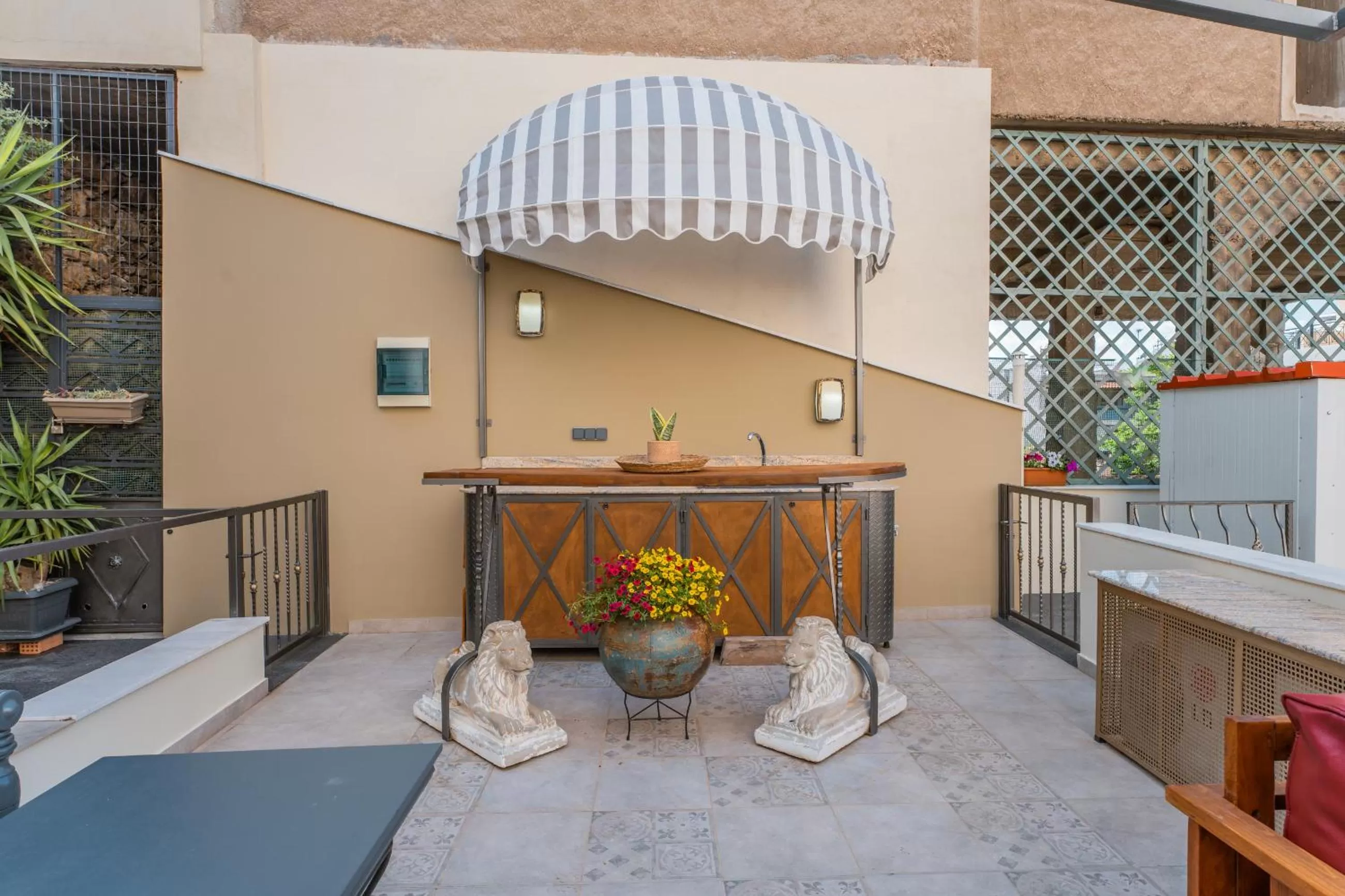 The Stone Manor , Noho boutique hotel Thissio