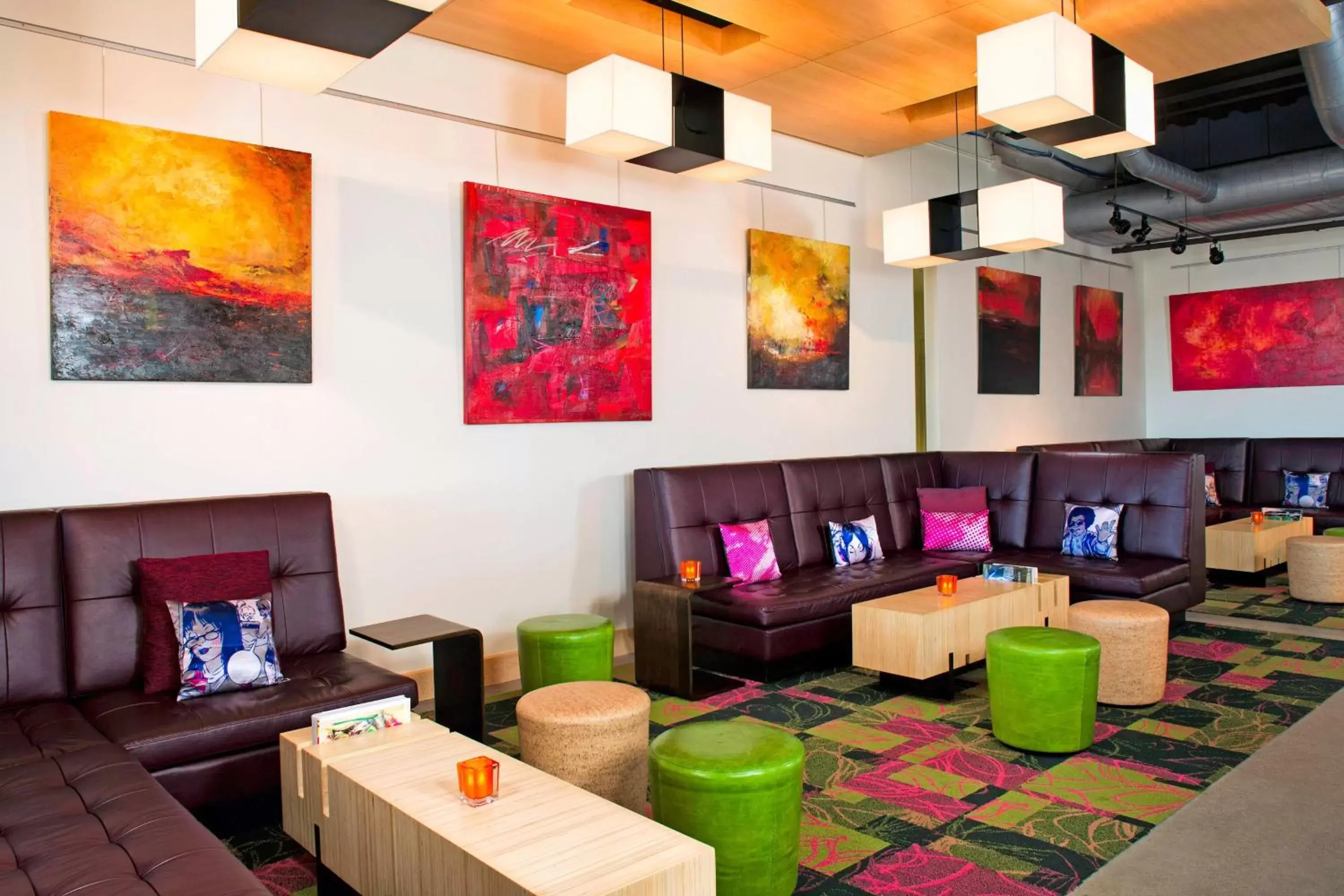 Lounge or bar in Aloft Cleveland Downtown