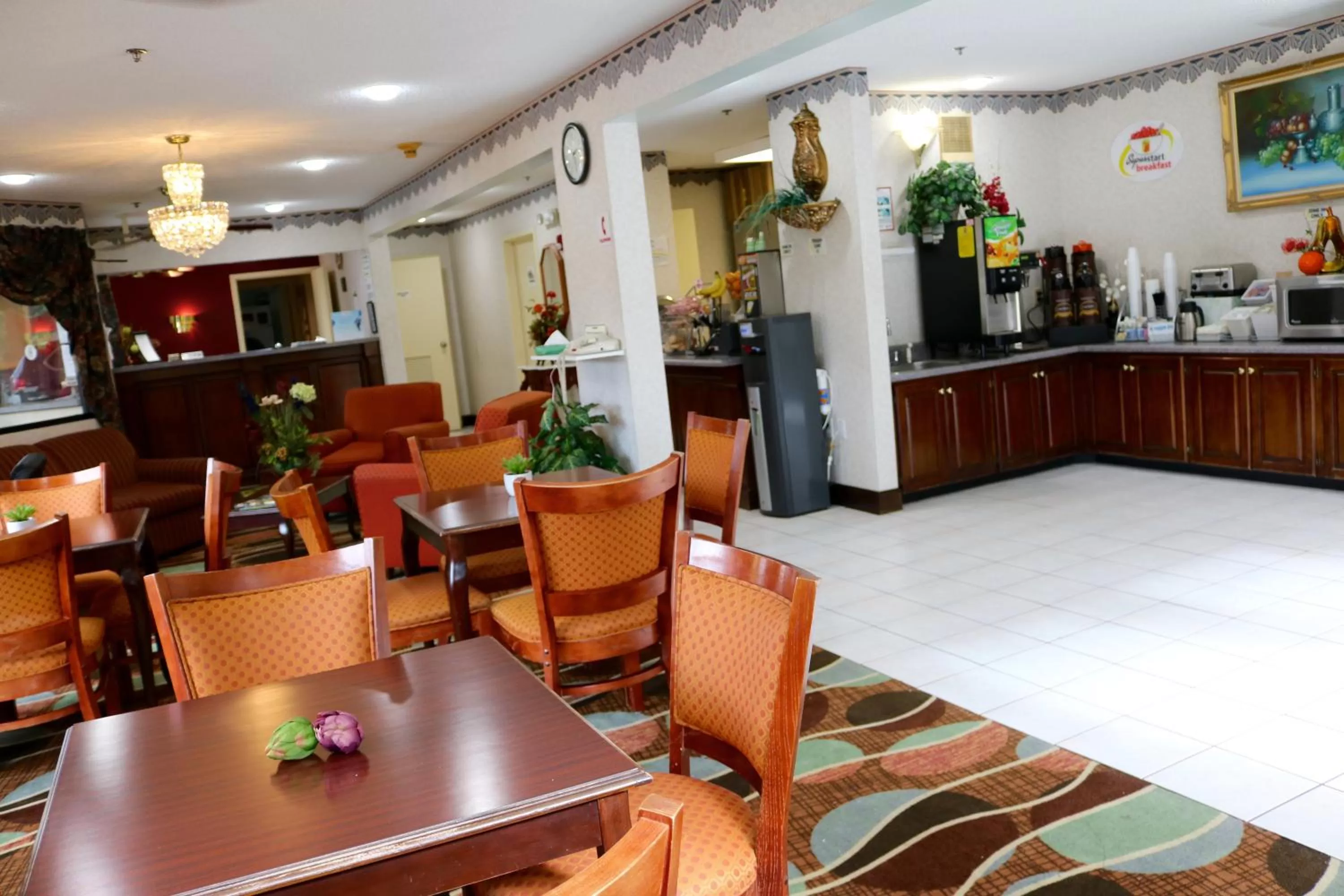 Dining area in Super 8 by Wyndham Dublin