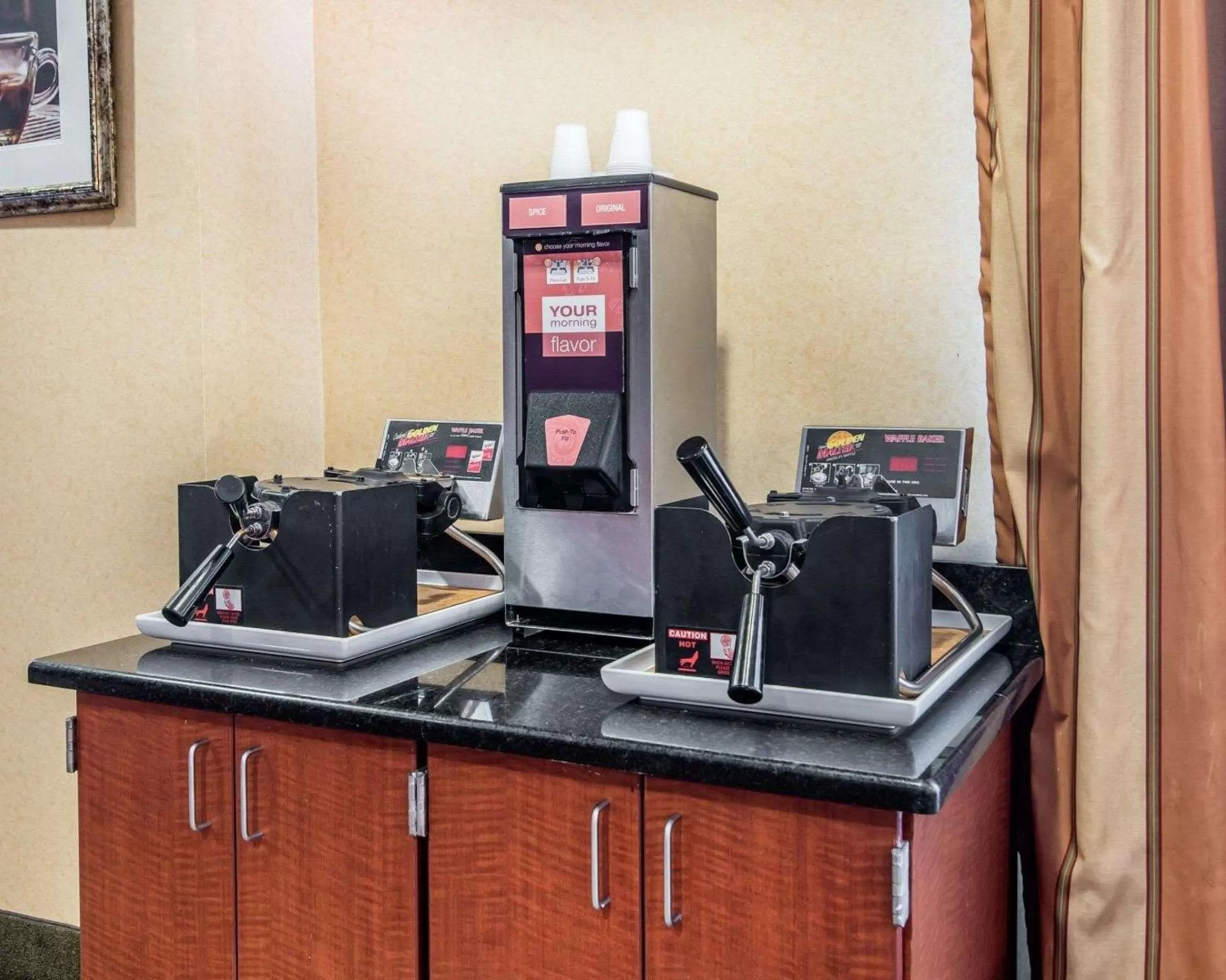 Restaurant/places to eat in University Inn Vestal