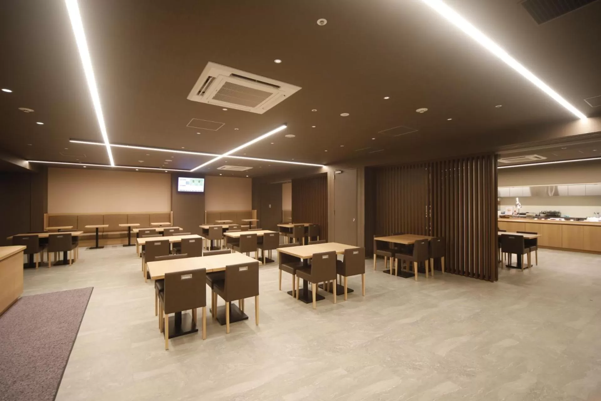 Restaurant/places to eat in Dormy Inn Korakuen