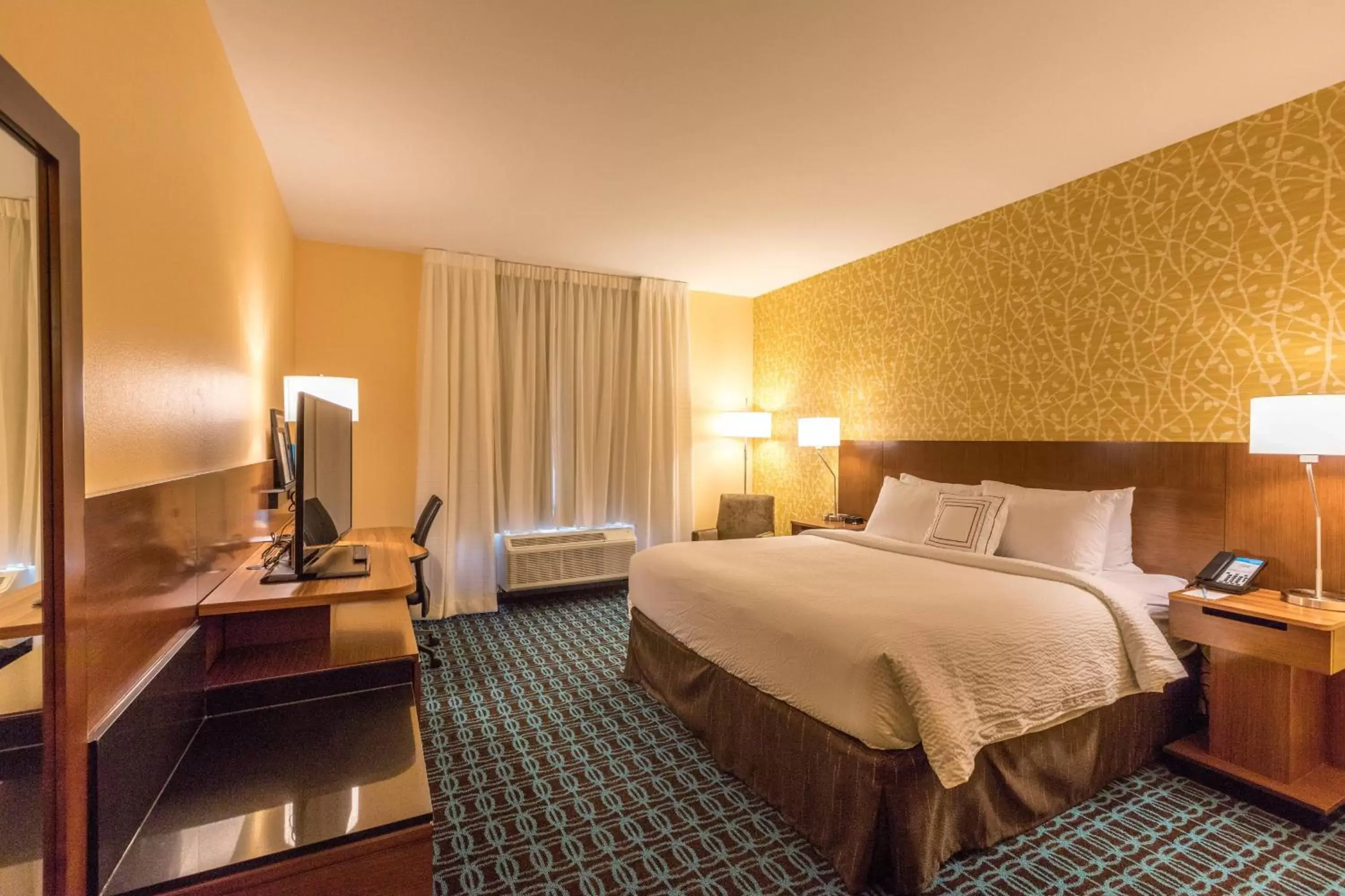 Photo of the whole room, Bed in Fairfield Inn & Suites by Marriott Atlanta Acworth