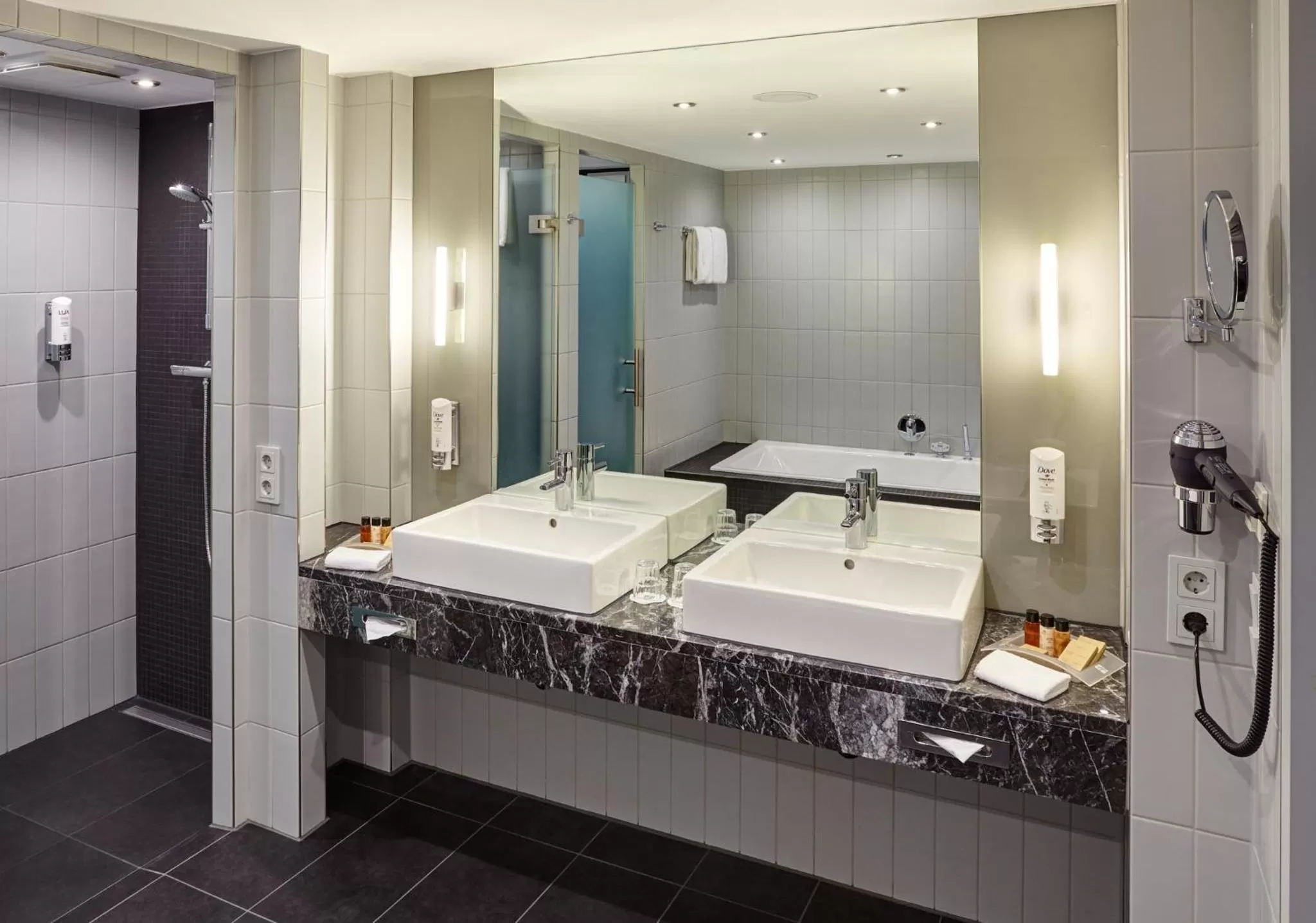Bathroom in Holiday Inn Berlin Airport - Conference Centre by IHG