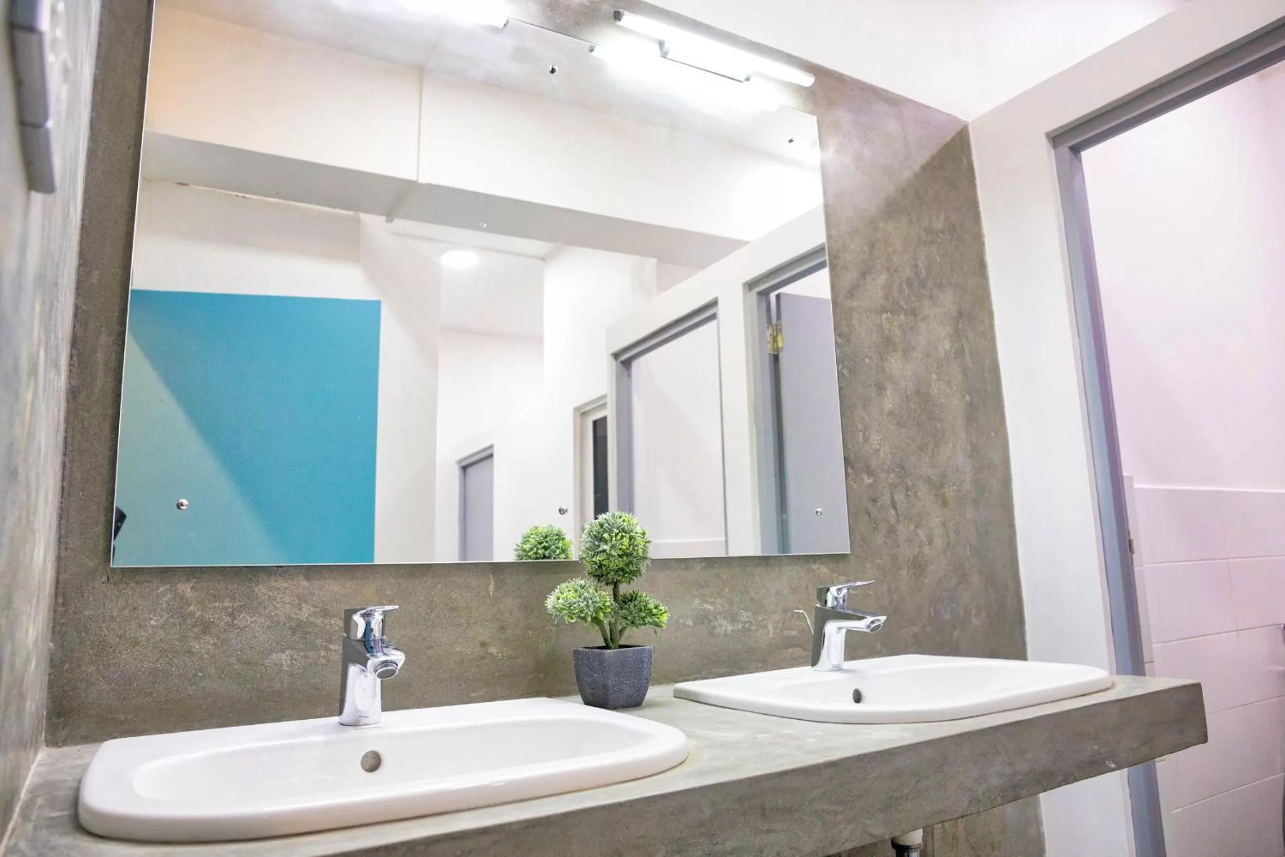 Bathroom in C 1 Colombo Fort