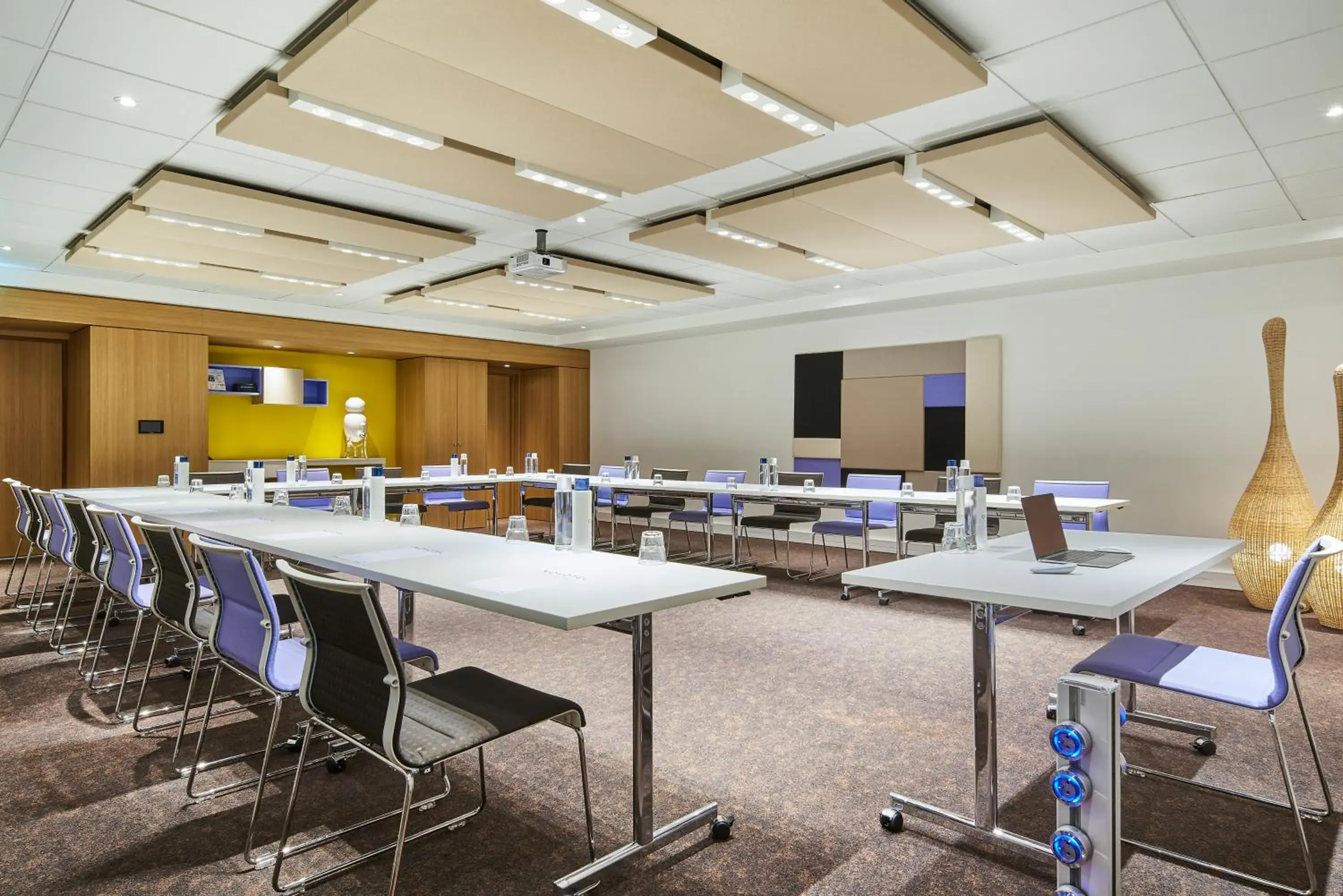 Meeting/conference room in Novotel Paris Rueil Malmaison