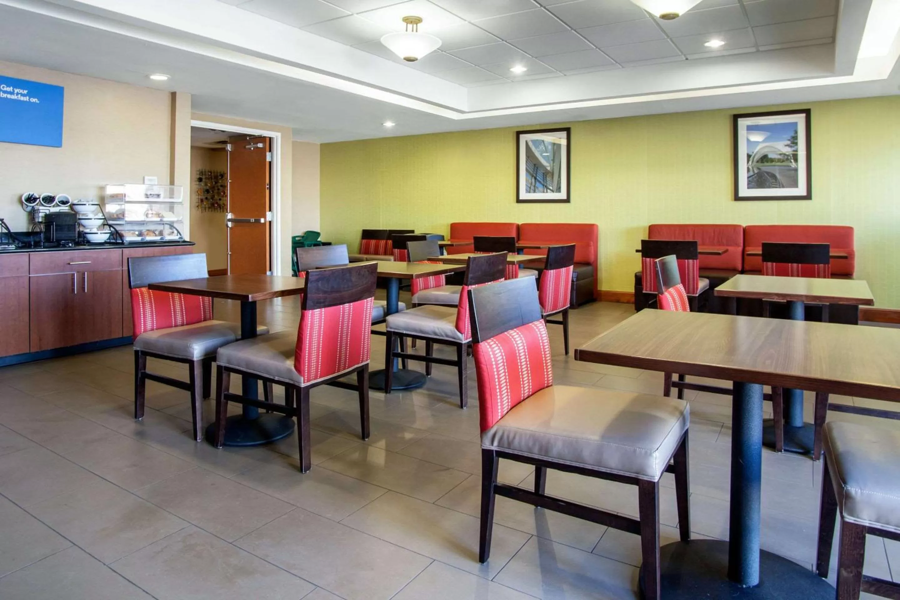 Restaurant/places to eat in Comfort Inn & Suites Norman near University