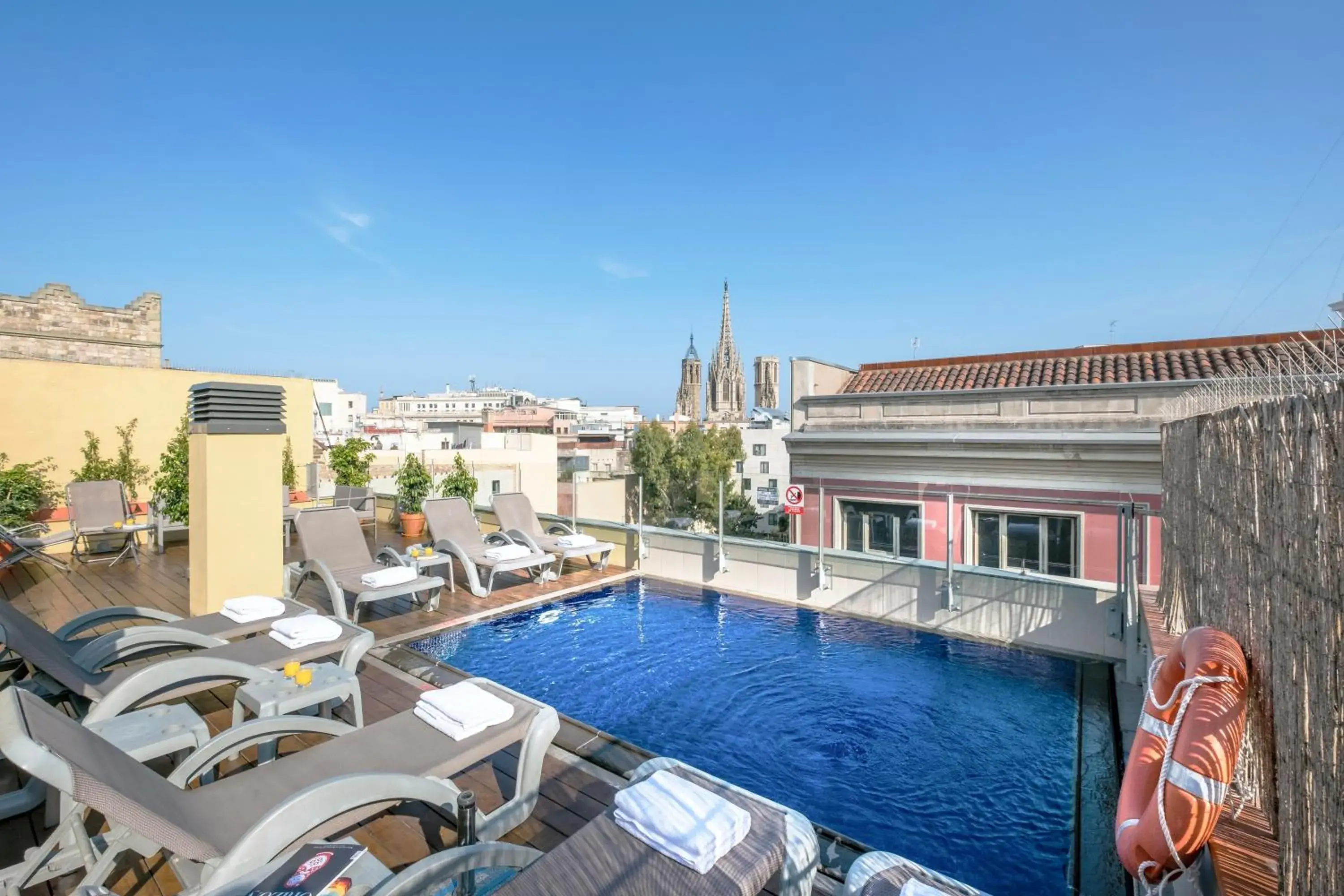 Swimming Pool in Catedral Bas Apartments By Aspasios