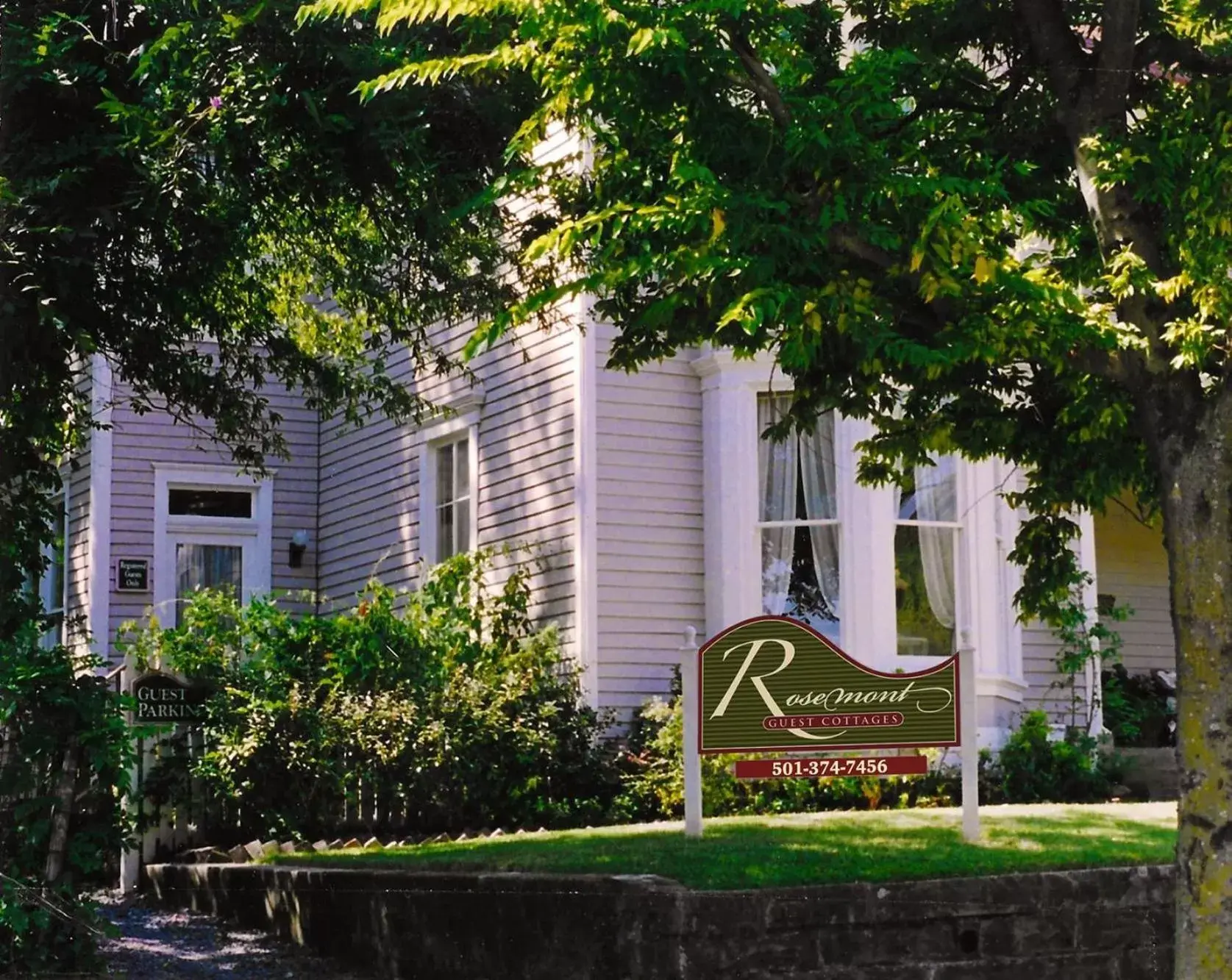 Property Building in Rosemont B&B Cottages