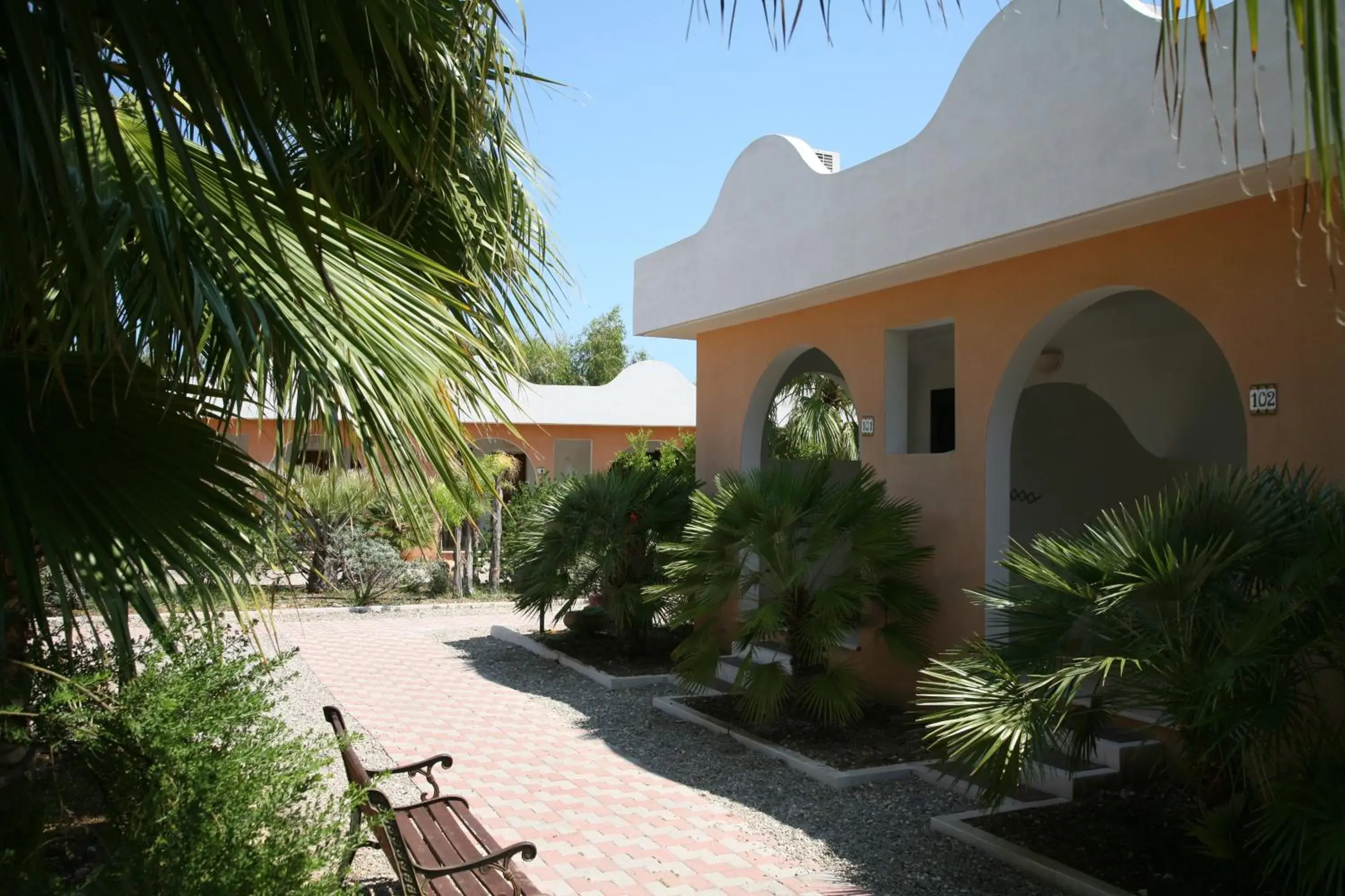 Facade/entrance, Property Building in Garden Hotel Ripa