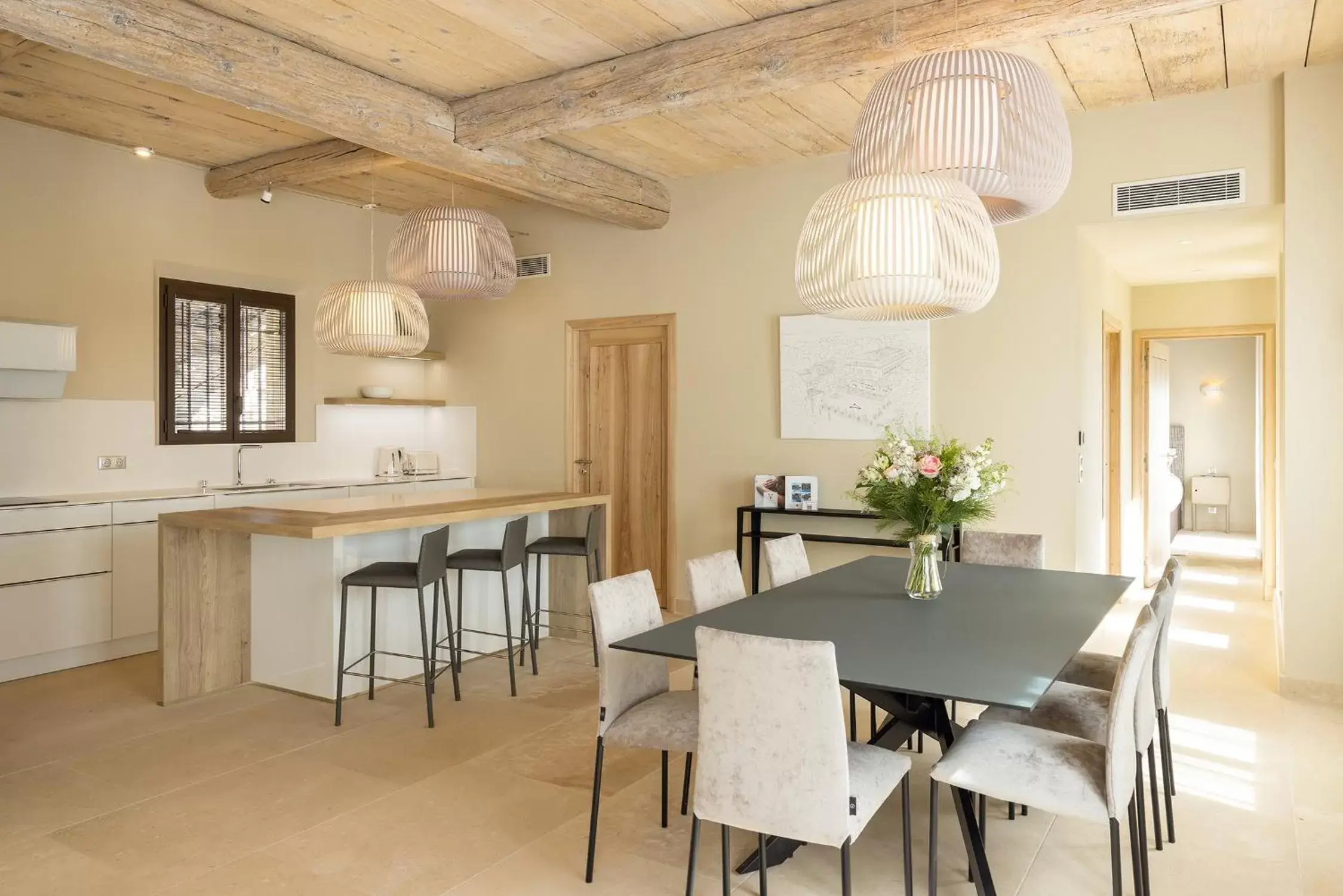 Living room, Dining Area in Le Vallon de Valrugues & Spa