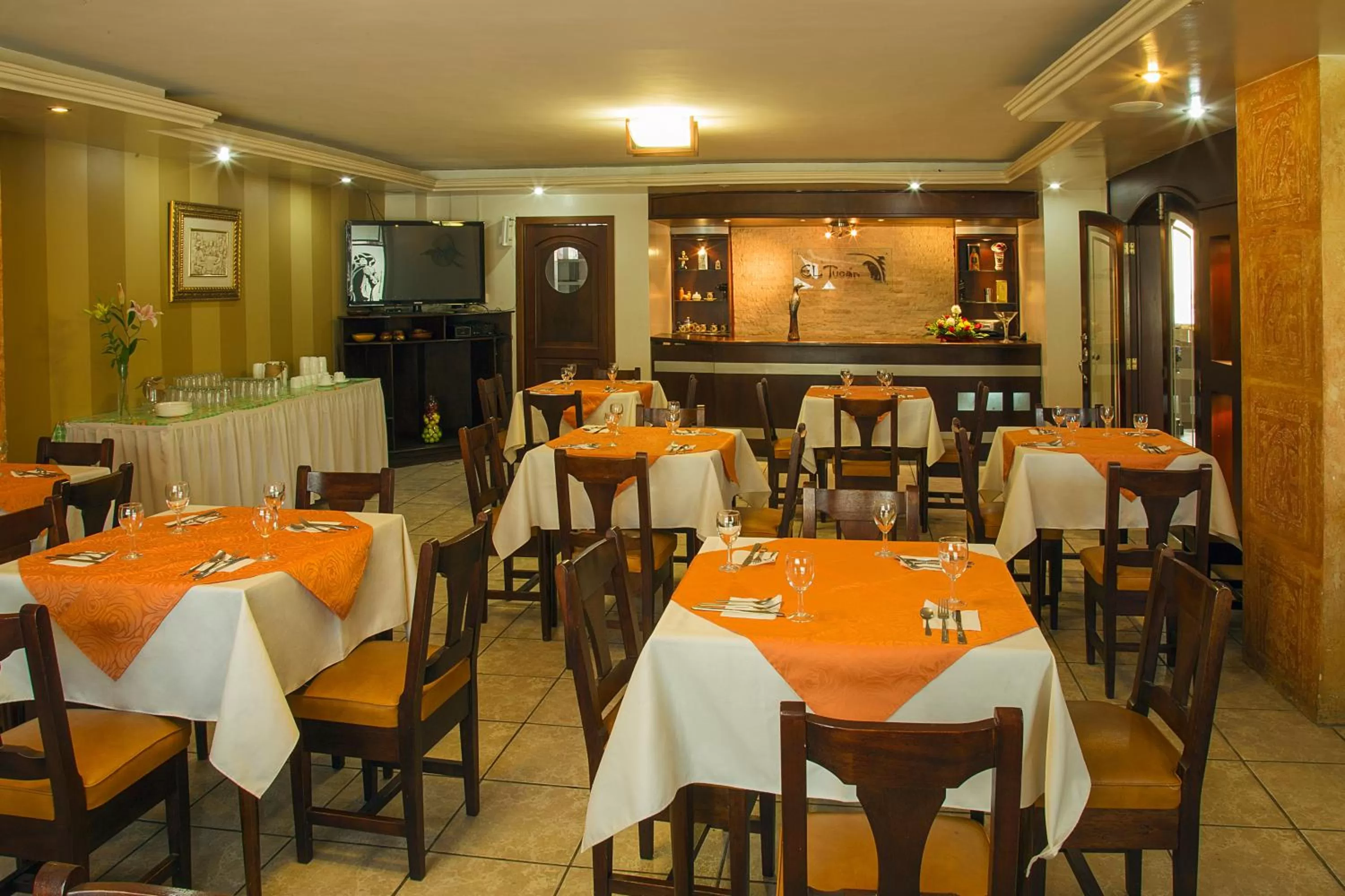 Restaurant/places to eat in Hotel Podocarpus