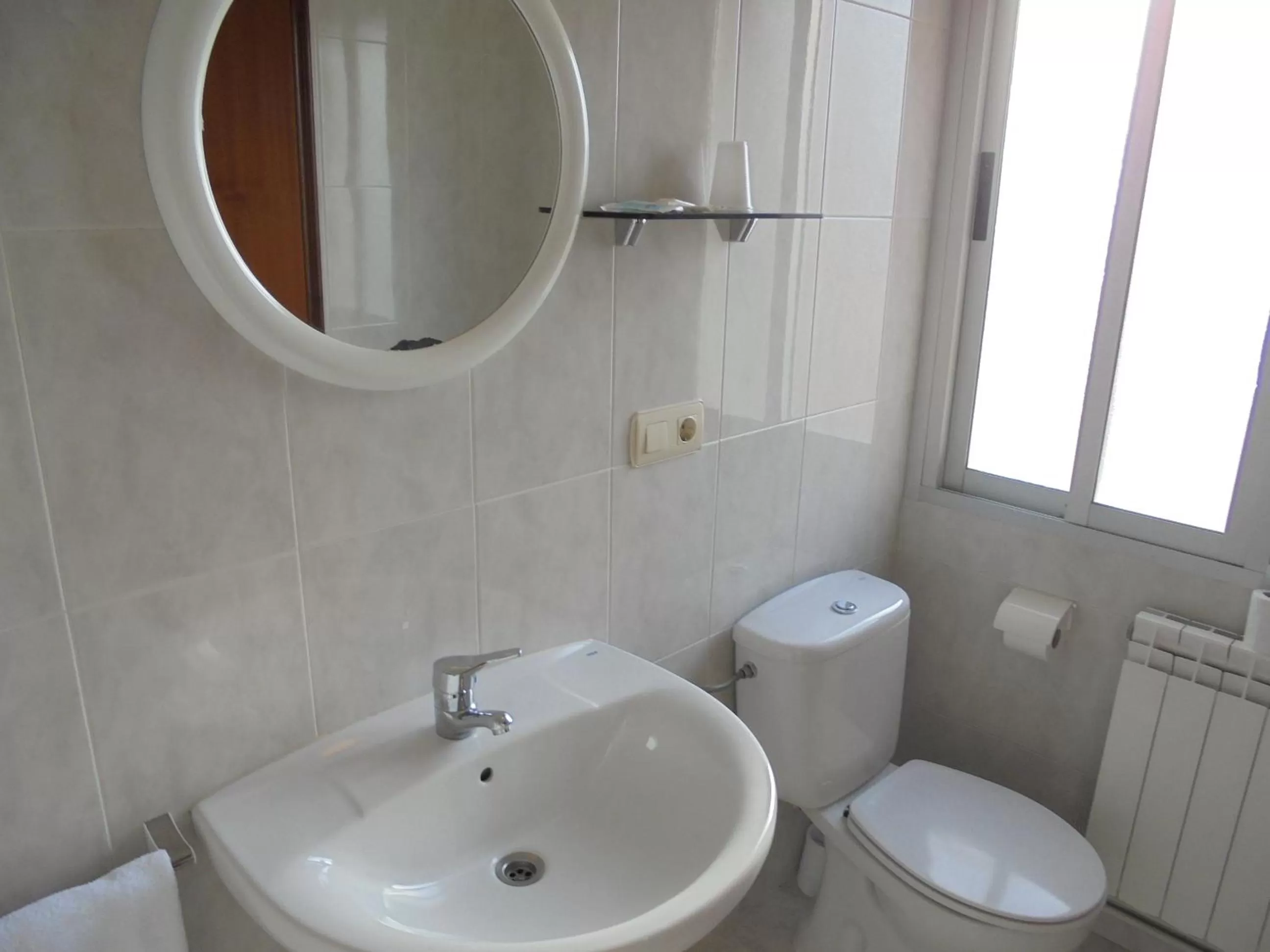 Bathroom in Hostal Athlanta