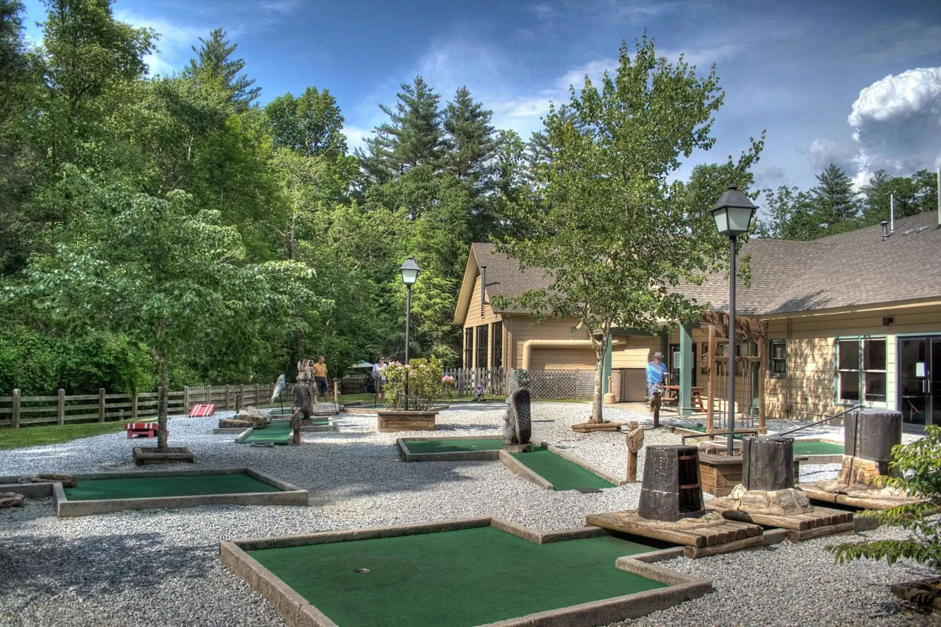 Minigolf in Foxhunt at Sapphire Valley Minigolf in Foxhunt at Sapphire Valley