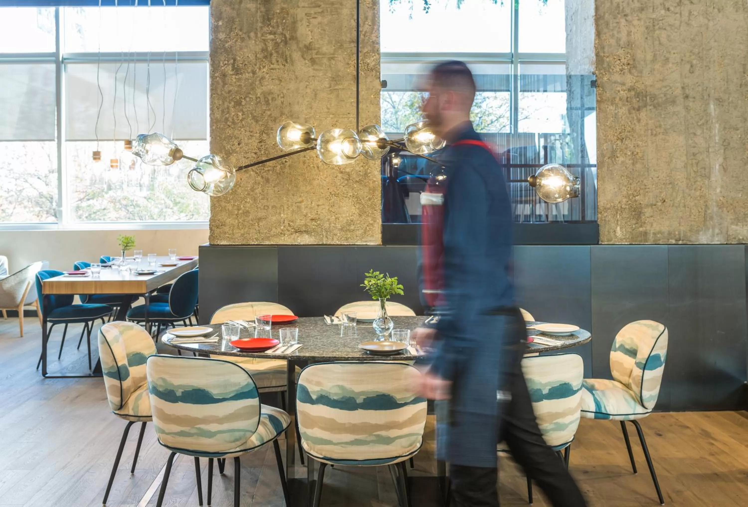 Restaurant/places to eat in Novotel Sevilla