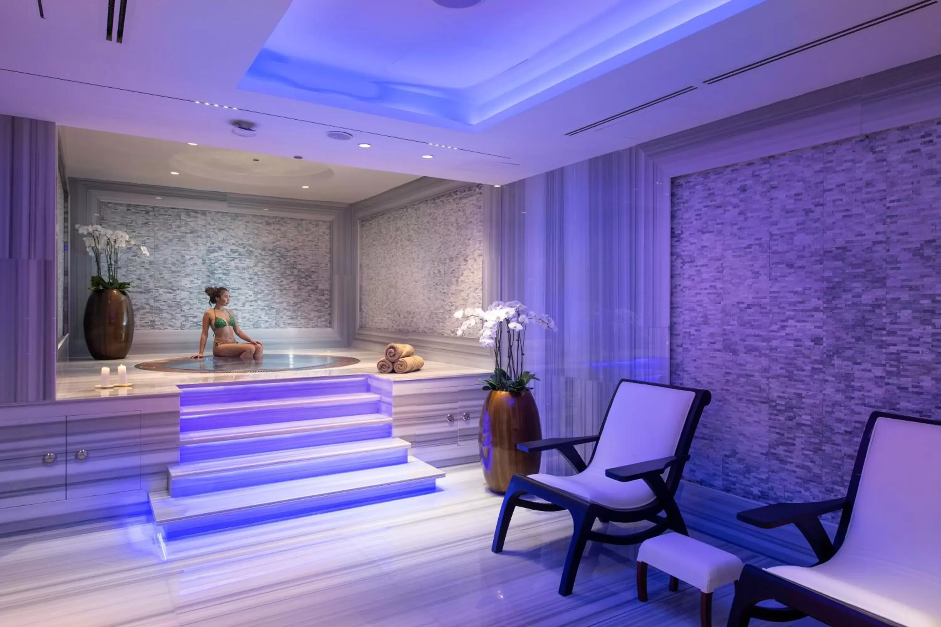 Hot Tub, Swimming Pool in Stella Di Mare Dubai Marina Hotel