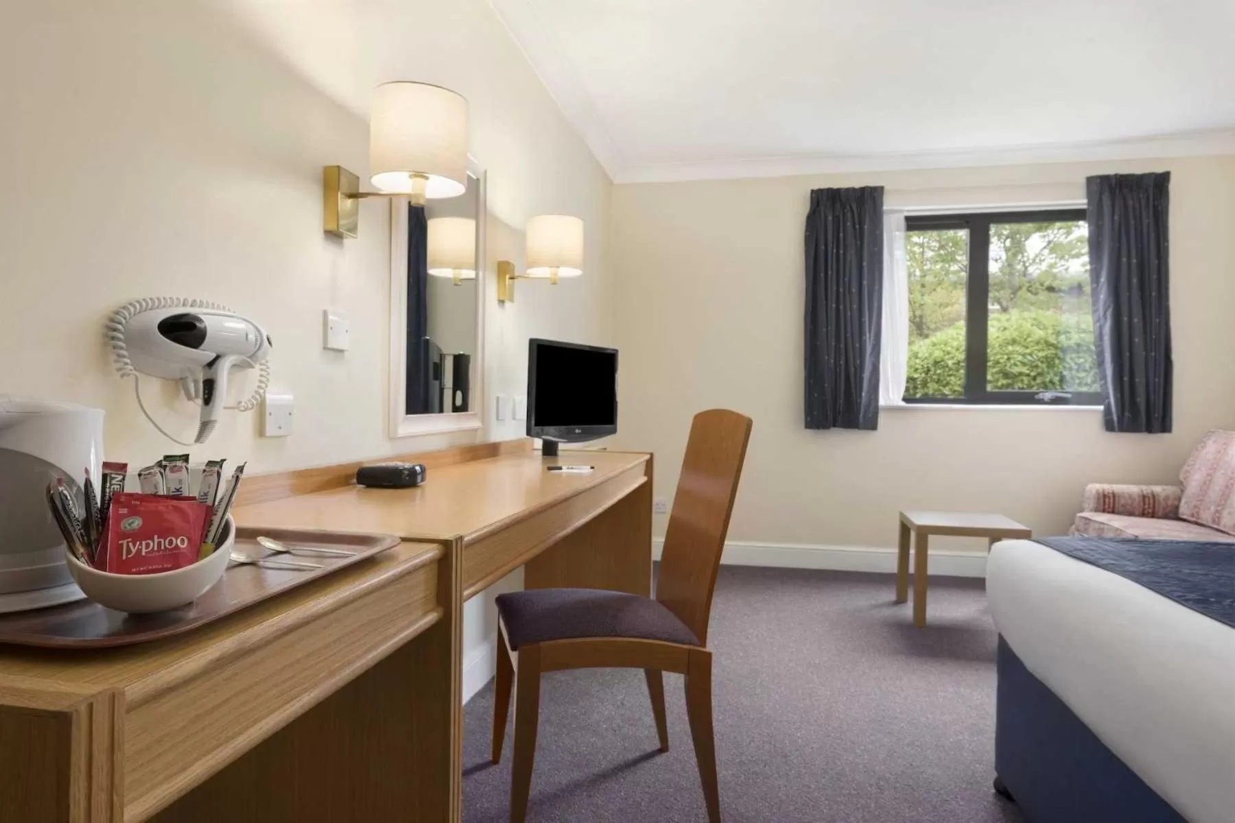 Photo of the whole room in Days Inn Stafford