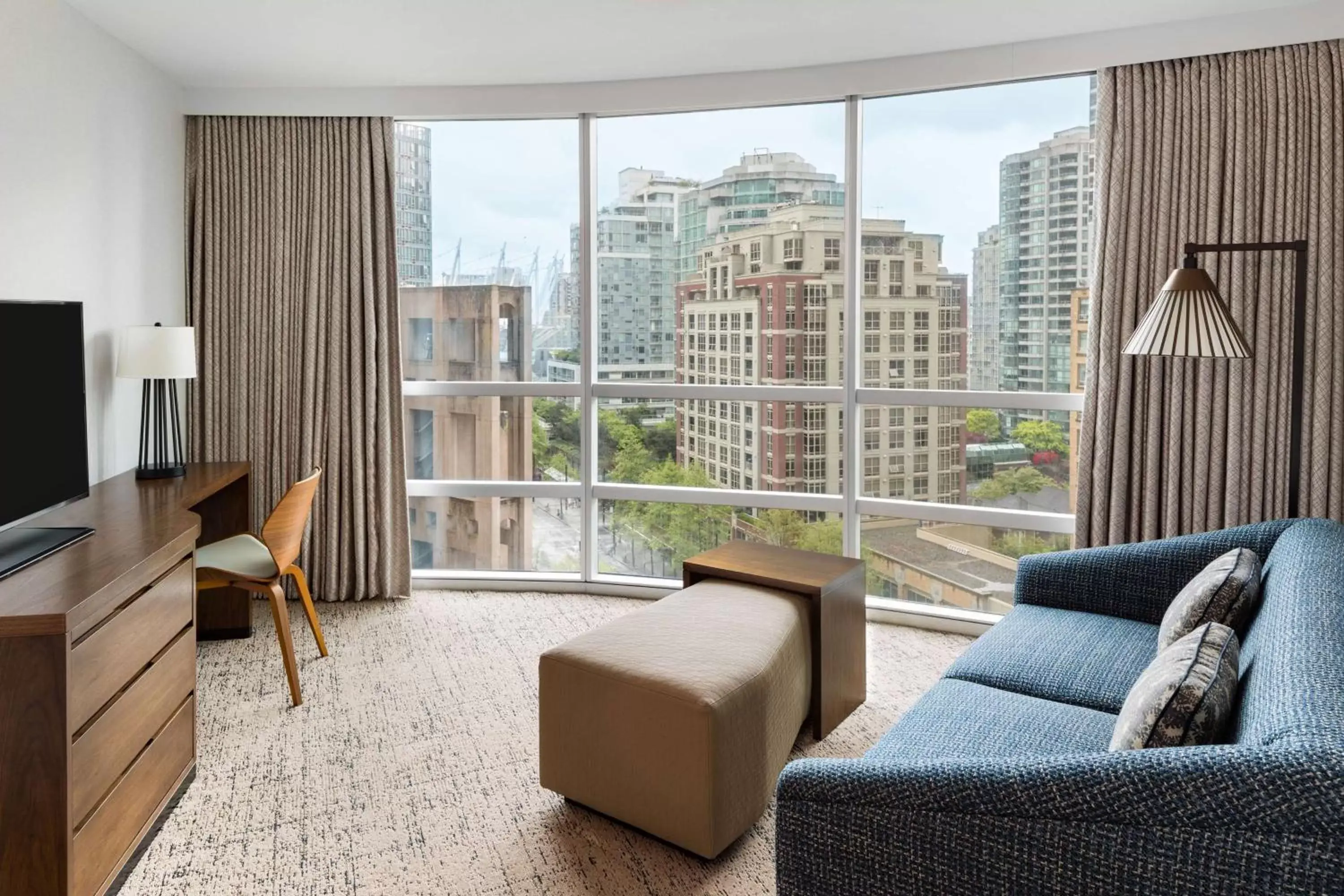 Bedroom, Seating Area in Hilton Vancouver Downtown, BC, Canada