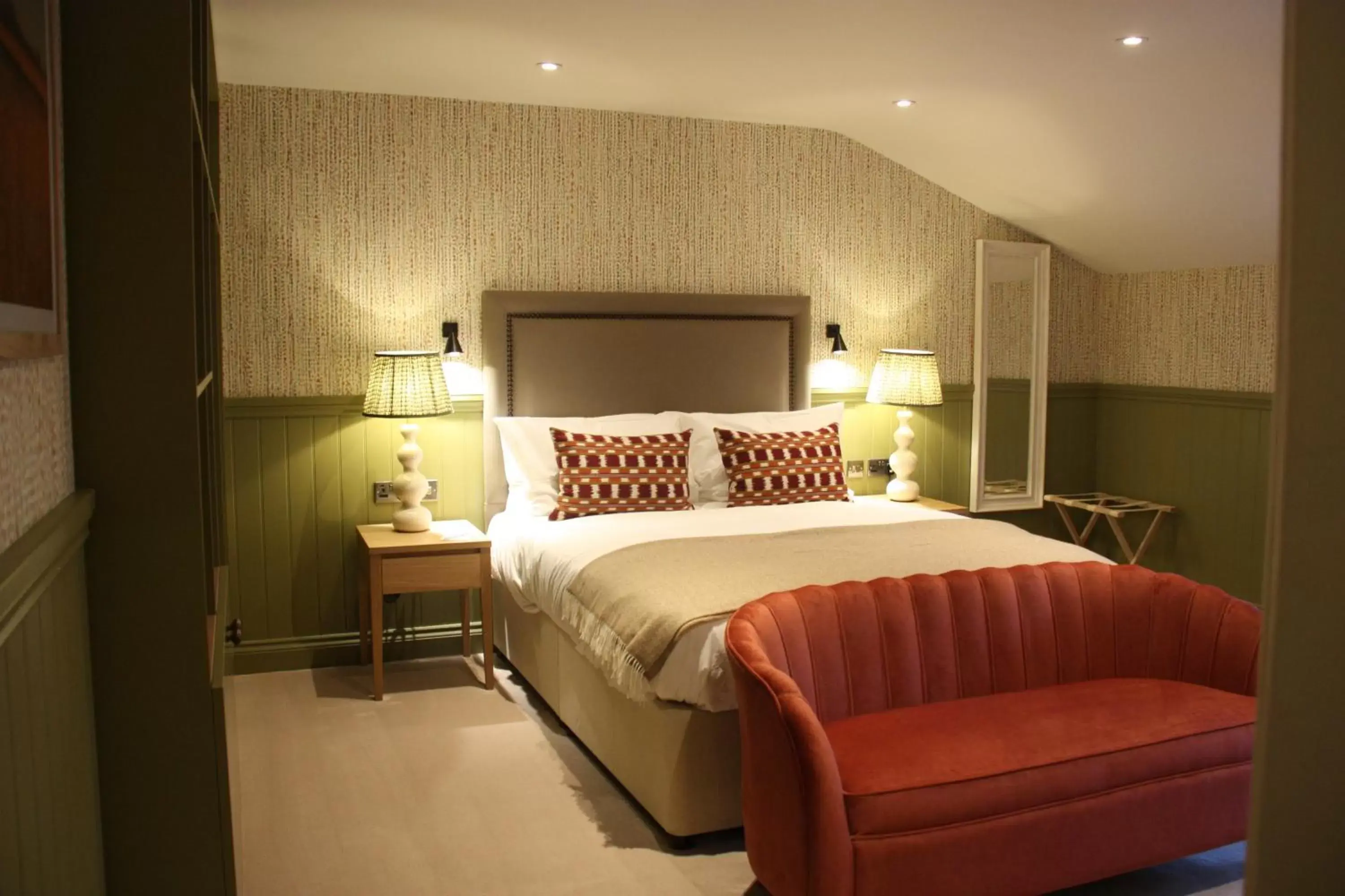 Photo of the whole room, Bed in The Bell Hotel, Saxmundham
