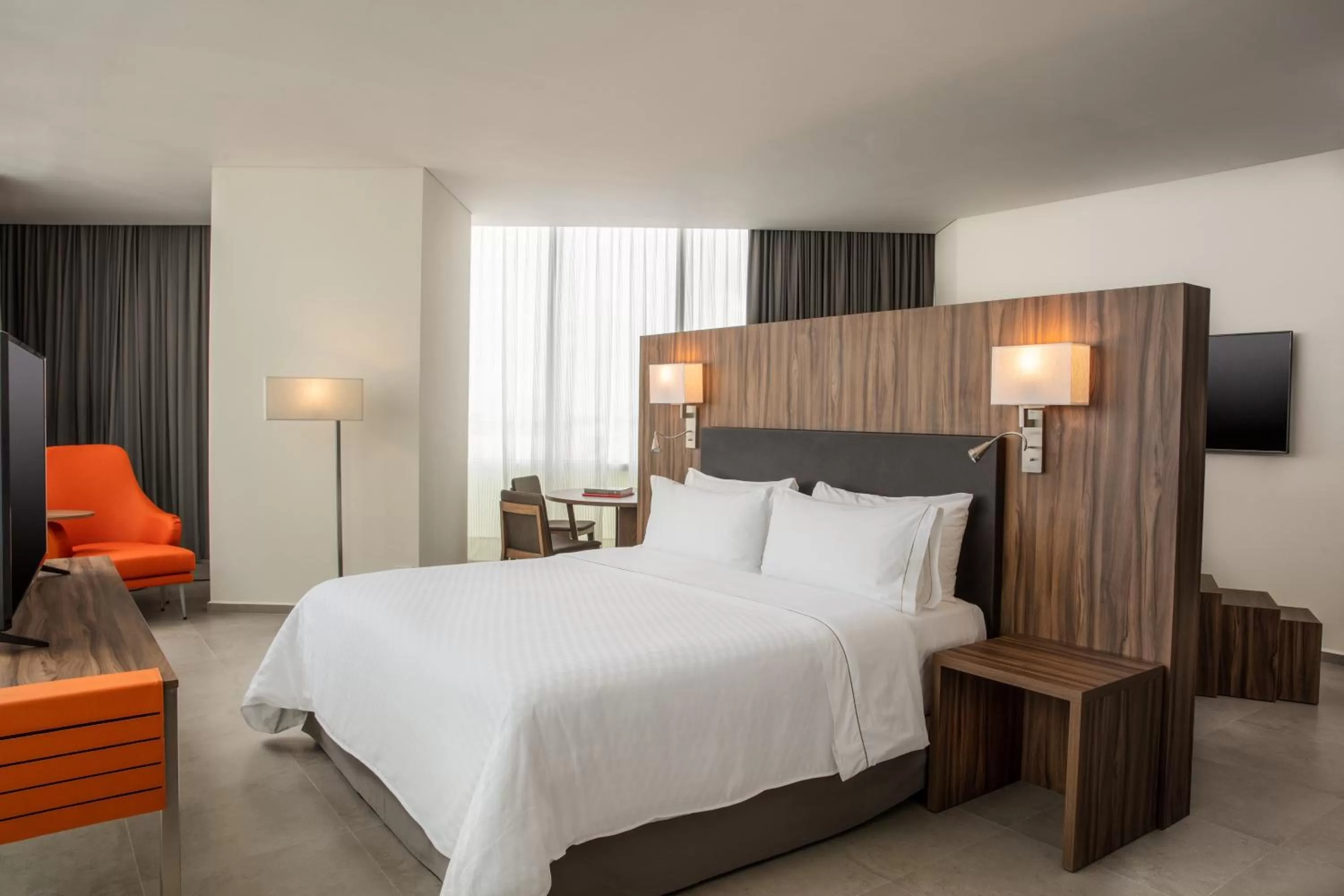 Photo of the whole room, Bed in Fiesta Inn Cancun Las Americas