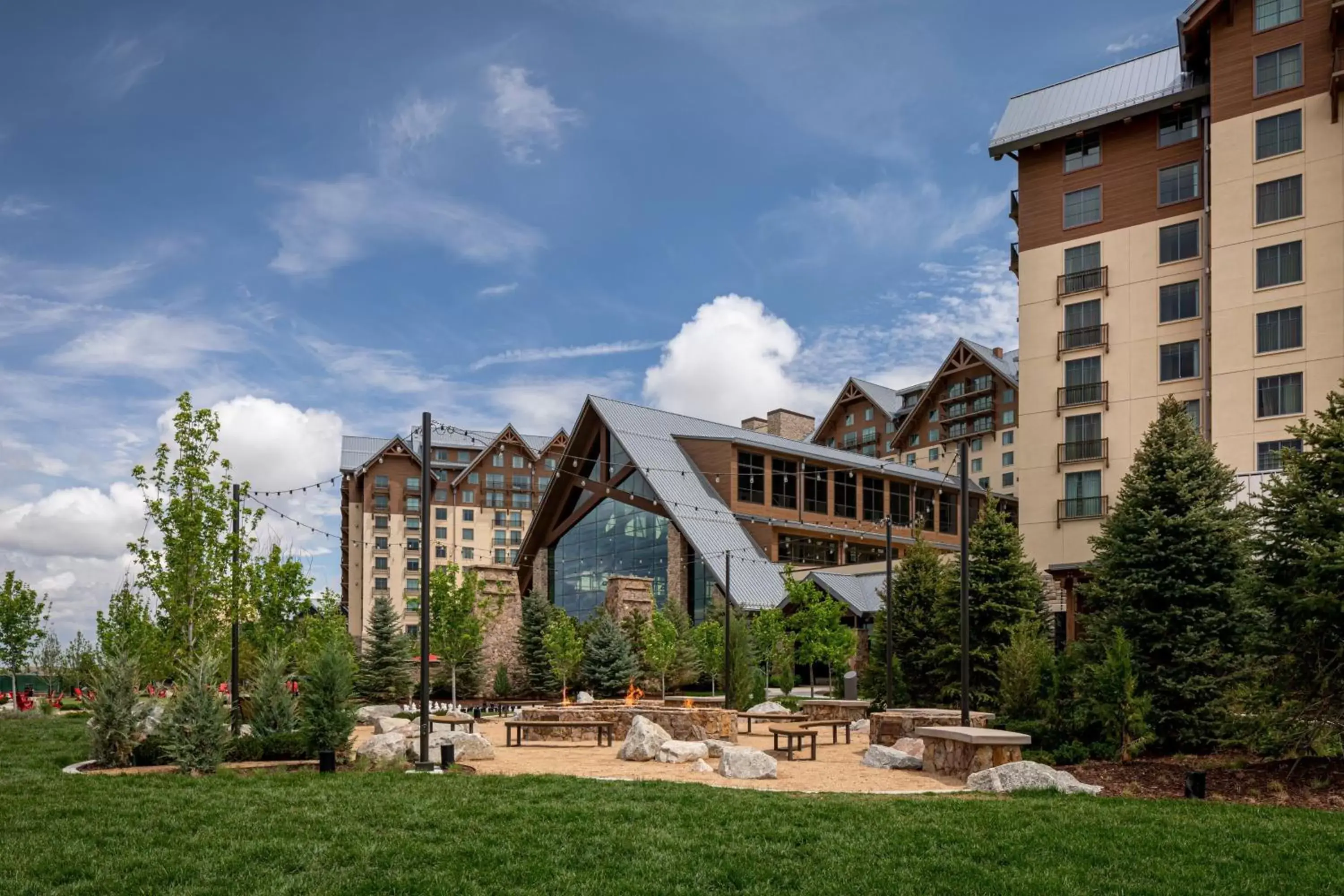 Restaurant/places to eat, Property Building in Gaylord Rockies Resort & Convention Center