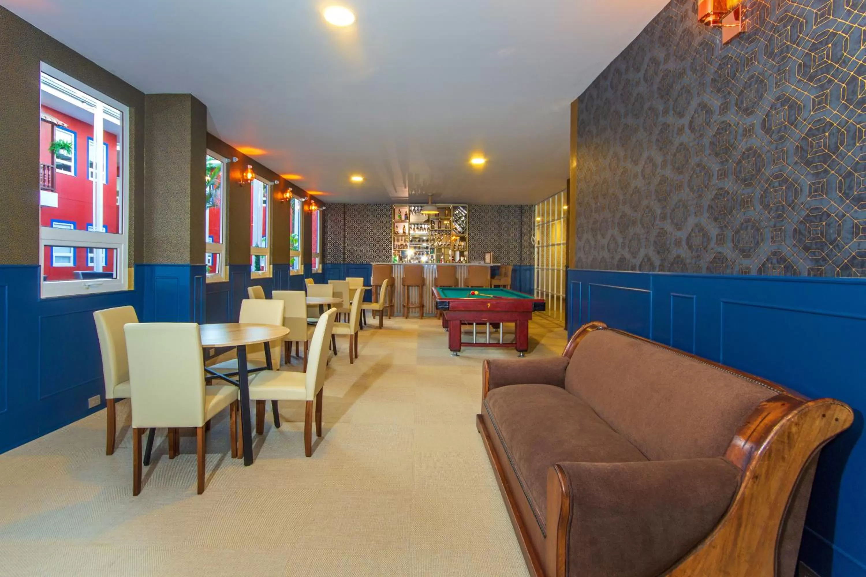 Billiard in Hotel Xue Sabana