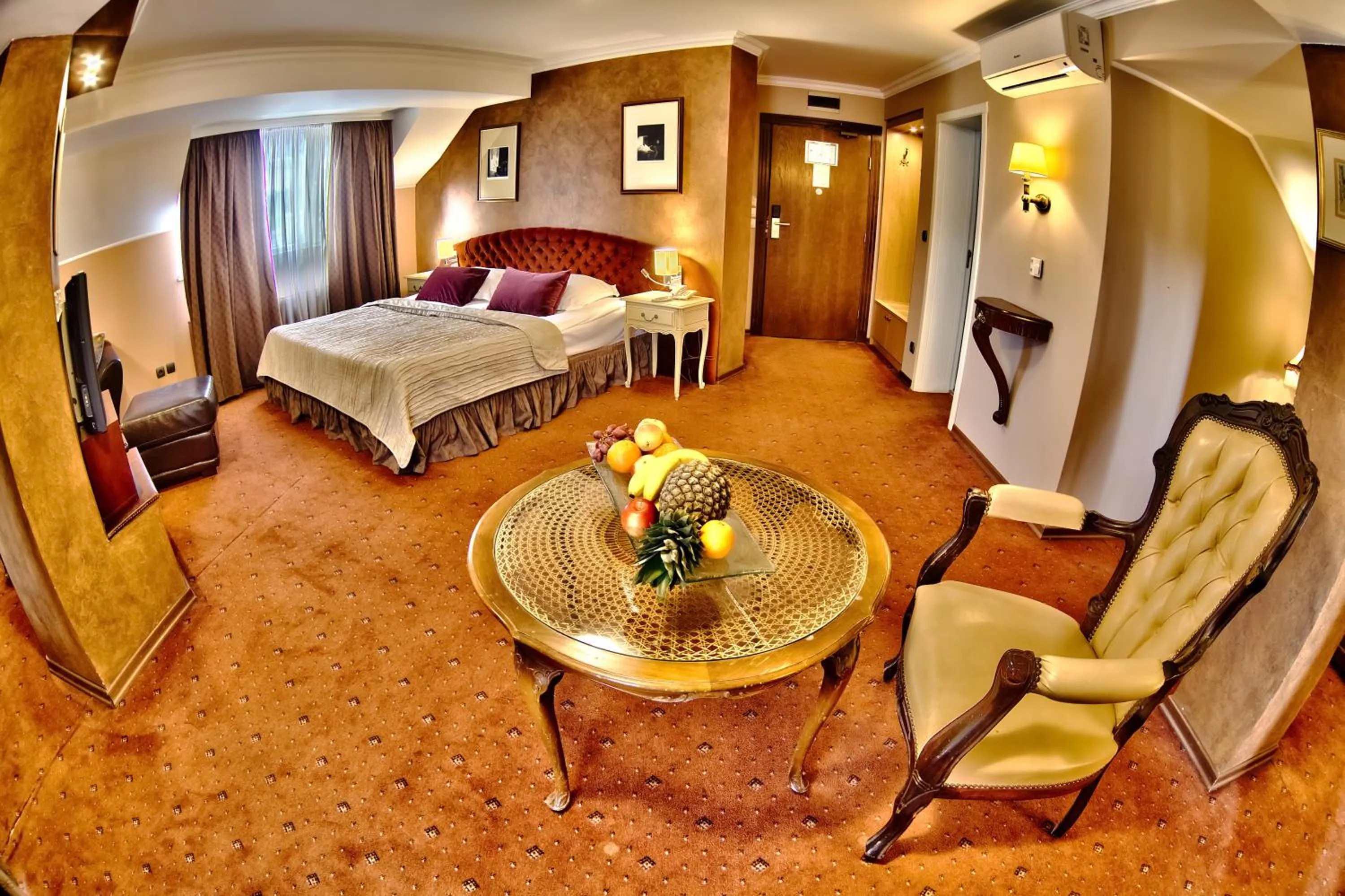 Photo of the whole room, Bed in Meg-Lozenetz Hotel