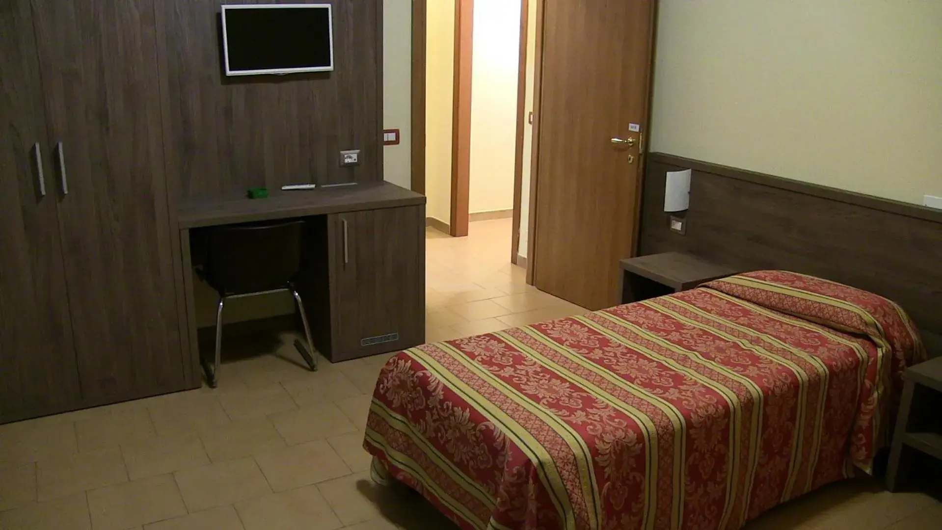 Bedroom, Bed in Hotel Due Pini