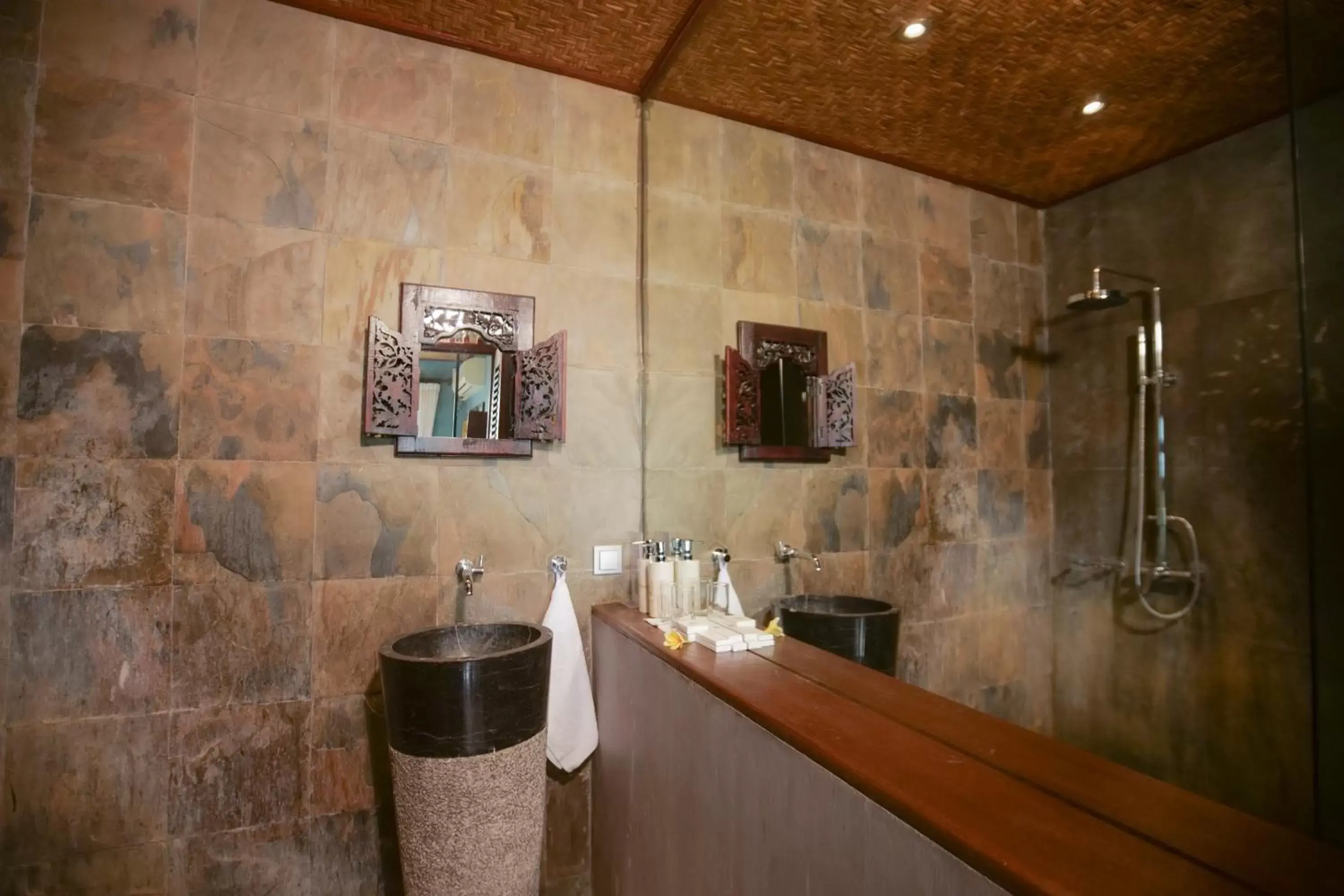 Bathroom in Gayatri