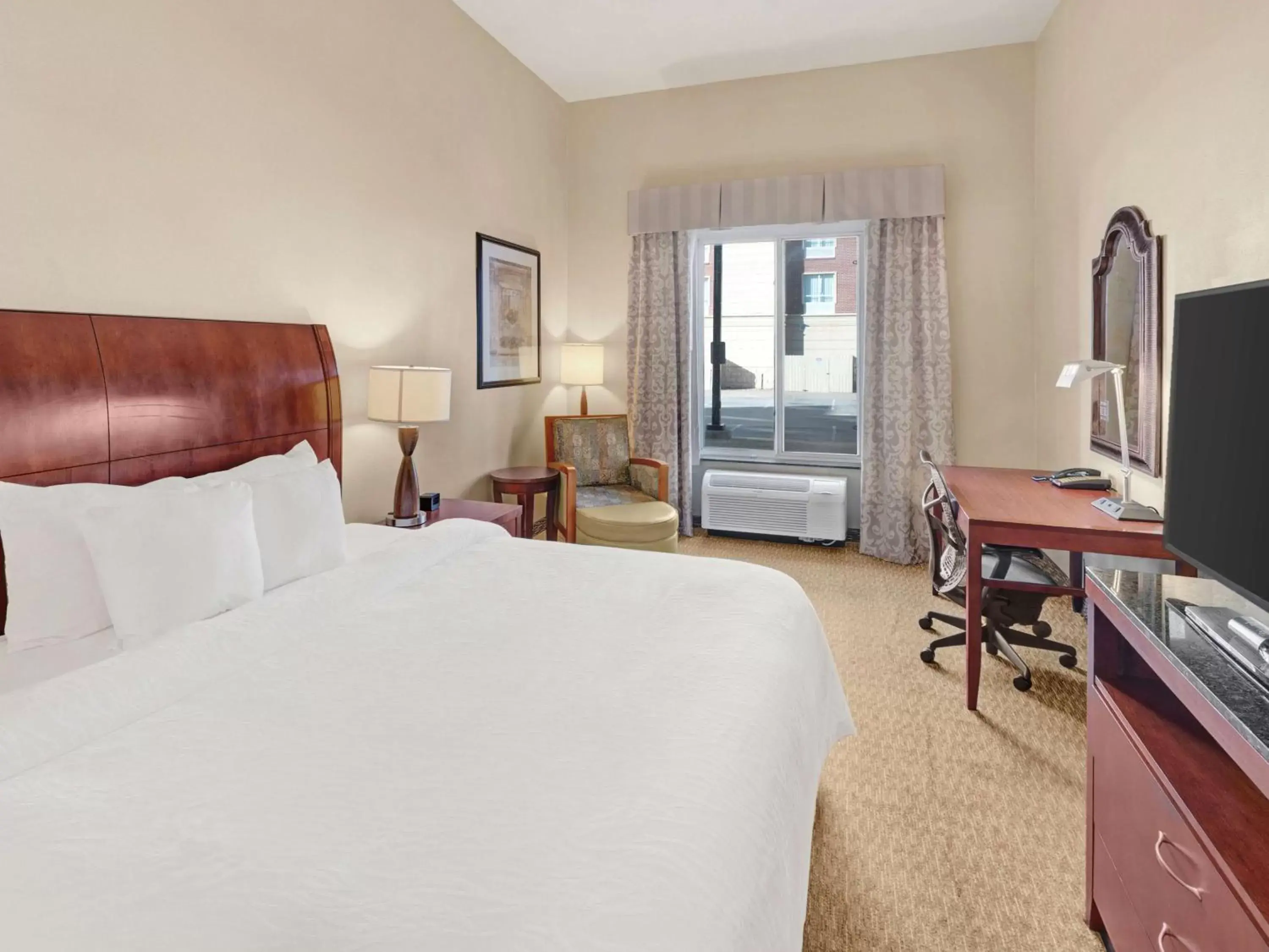 Bedroom, Bed in Hilton Garden Inn Oklahoma City North Quail Springs