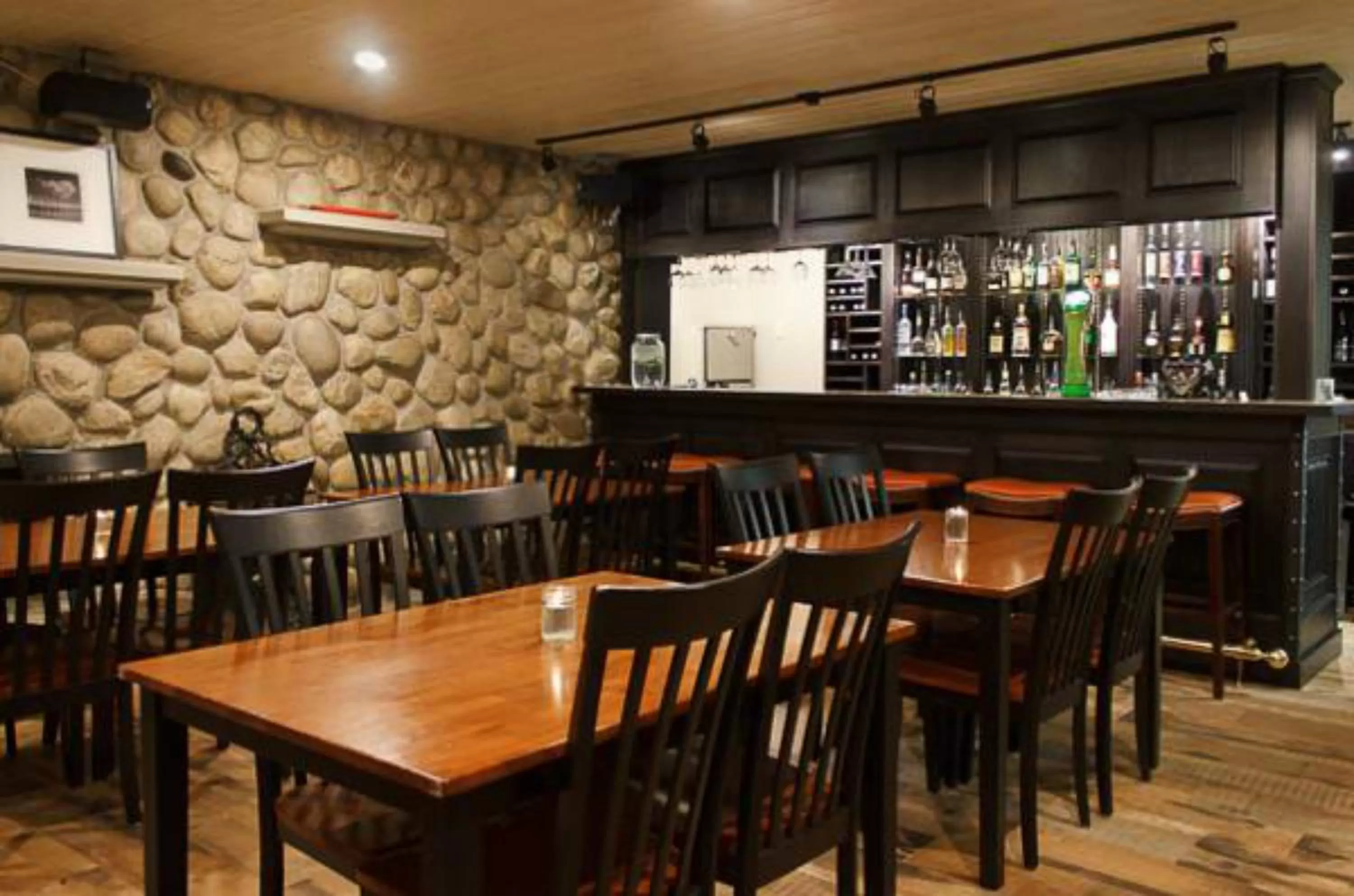 Restaurant/places to eat in The Bulldog Hotel