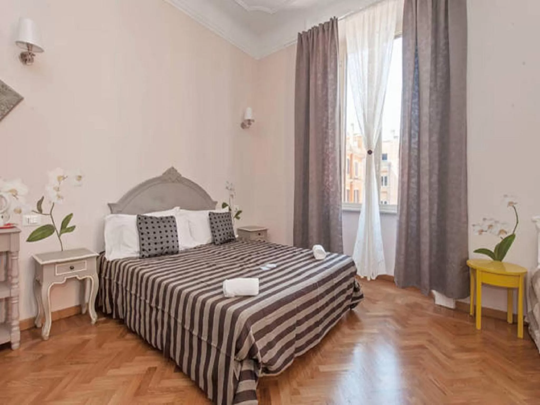 Bed in Sesto Suites Central