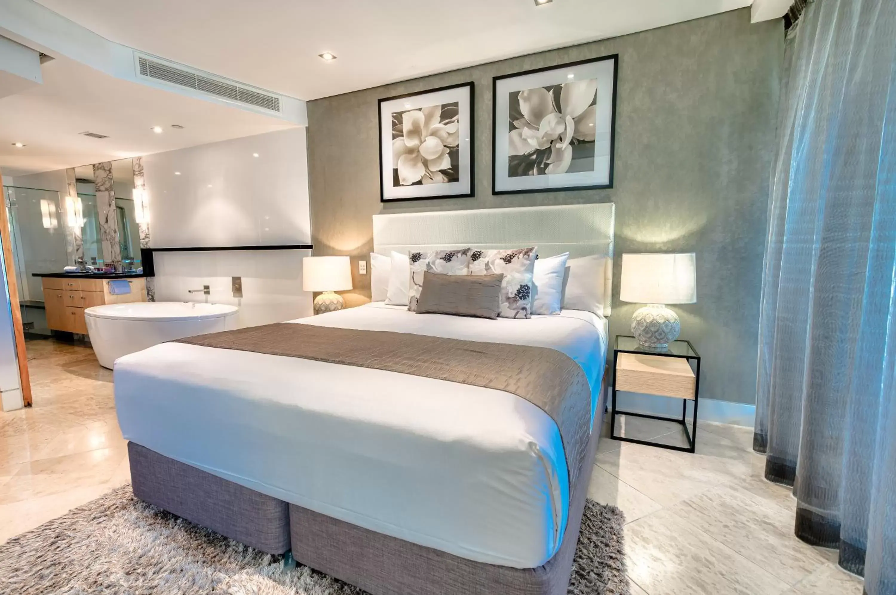 Bed in Oceans Mooloolaba Bed in Oceans Mooloolaba