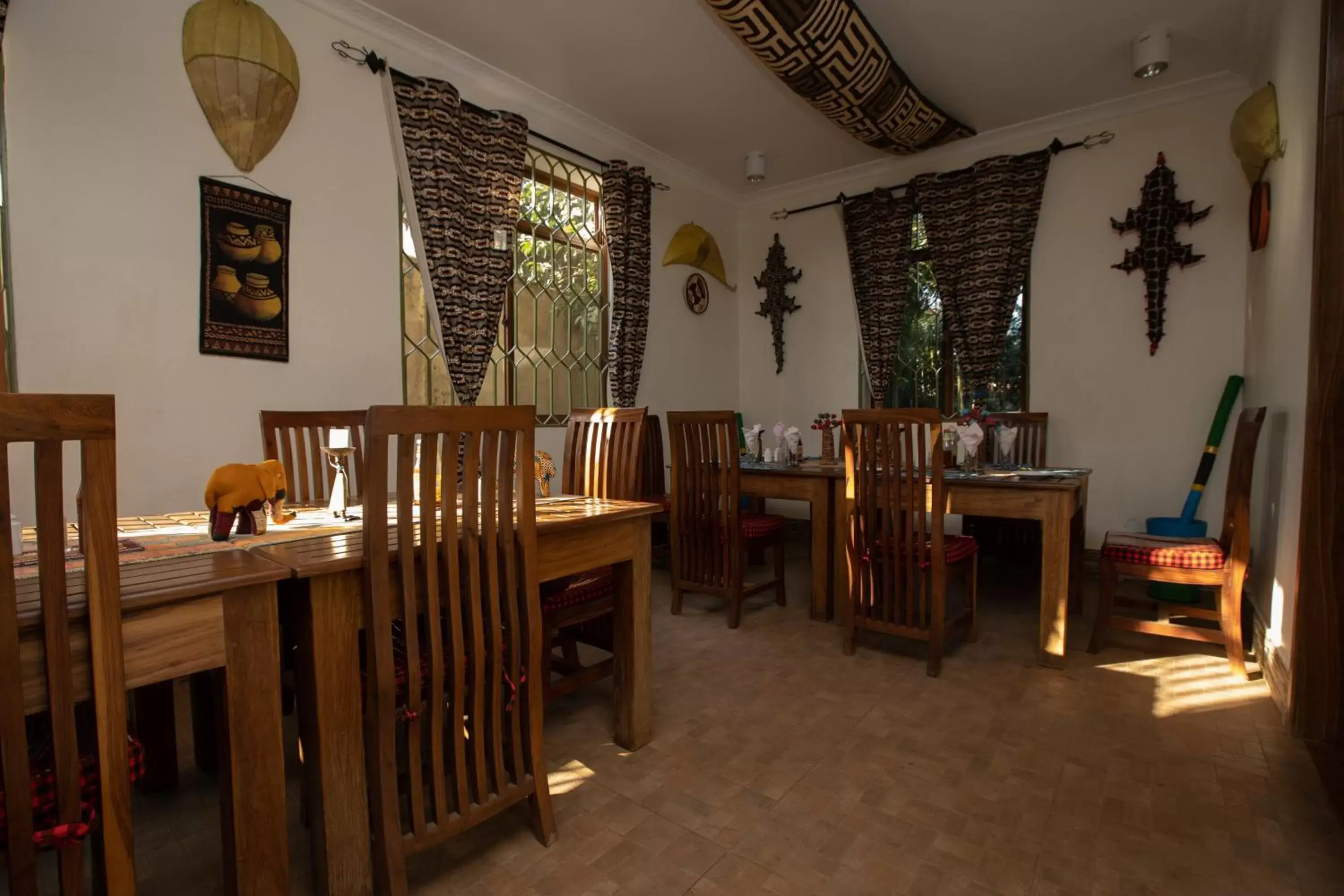 Restaurant/Places to Eat in Korona Villa Lodge