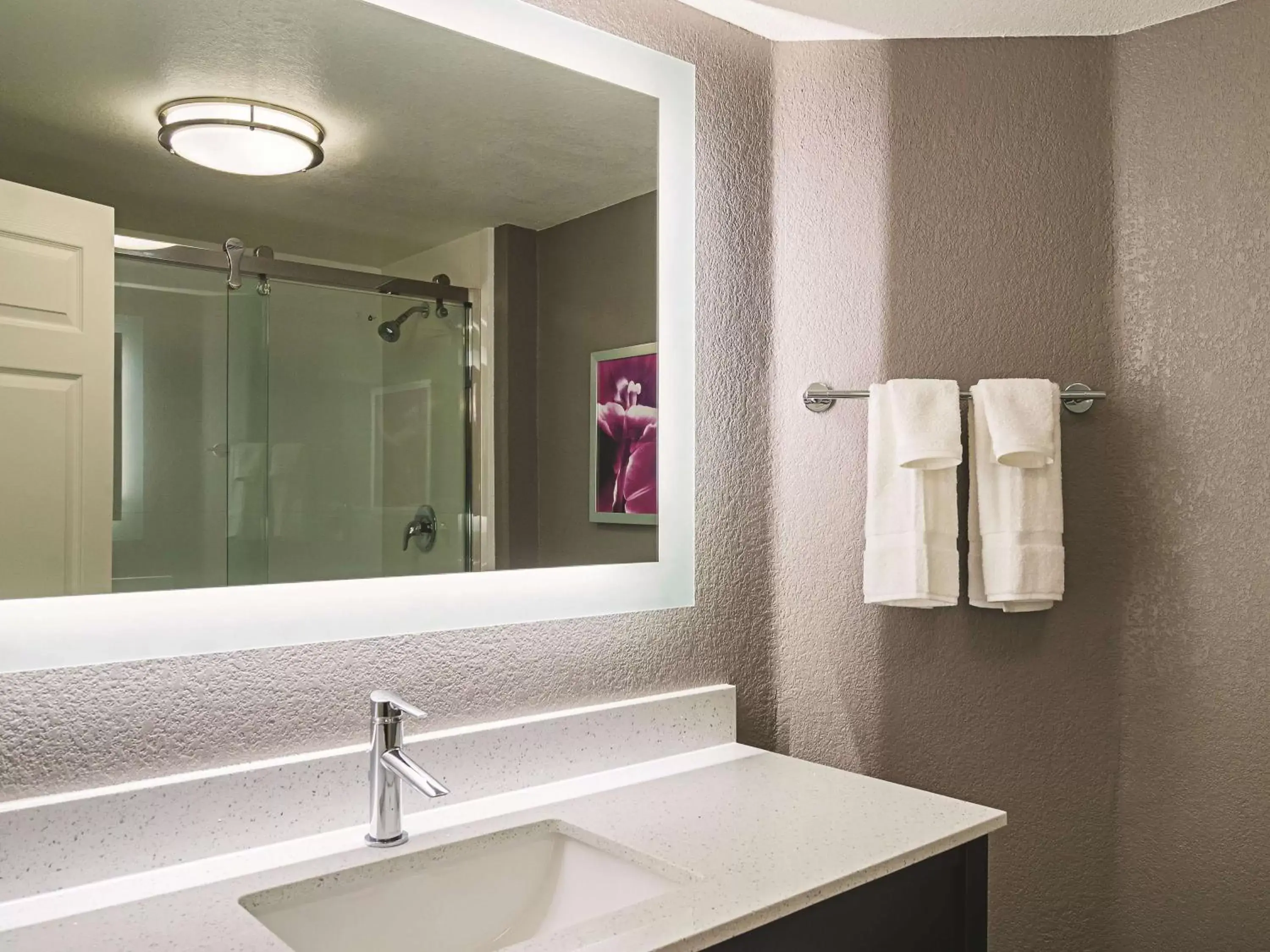 Photo of the whole room, Bathroom in La Quinta by Wyndham Denver Tech Center