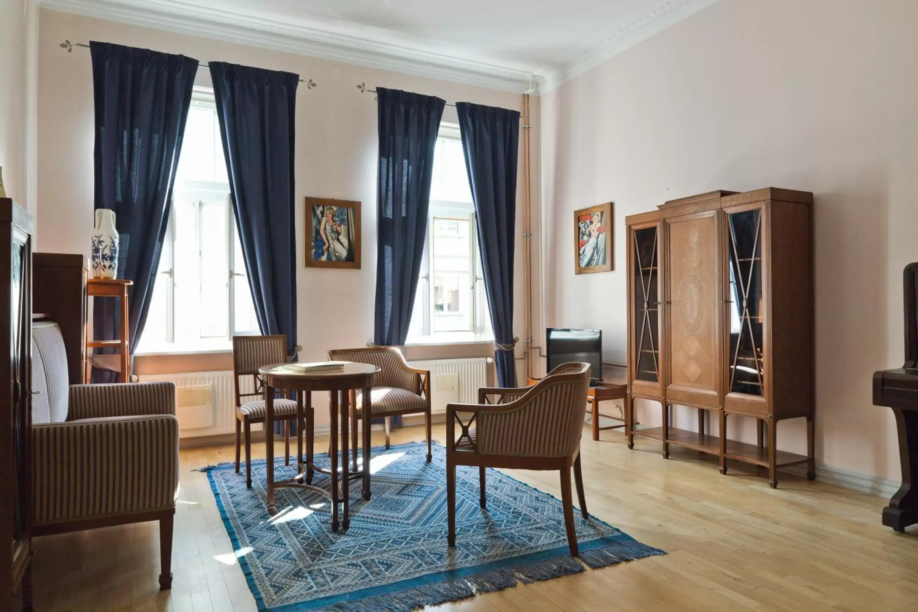 Living room, Seating Area in Chopin Boutique