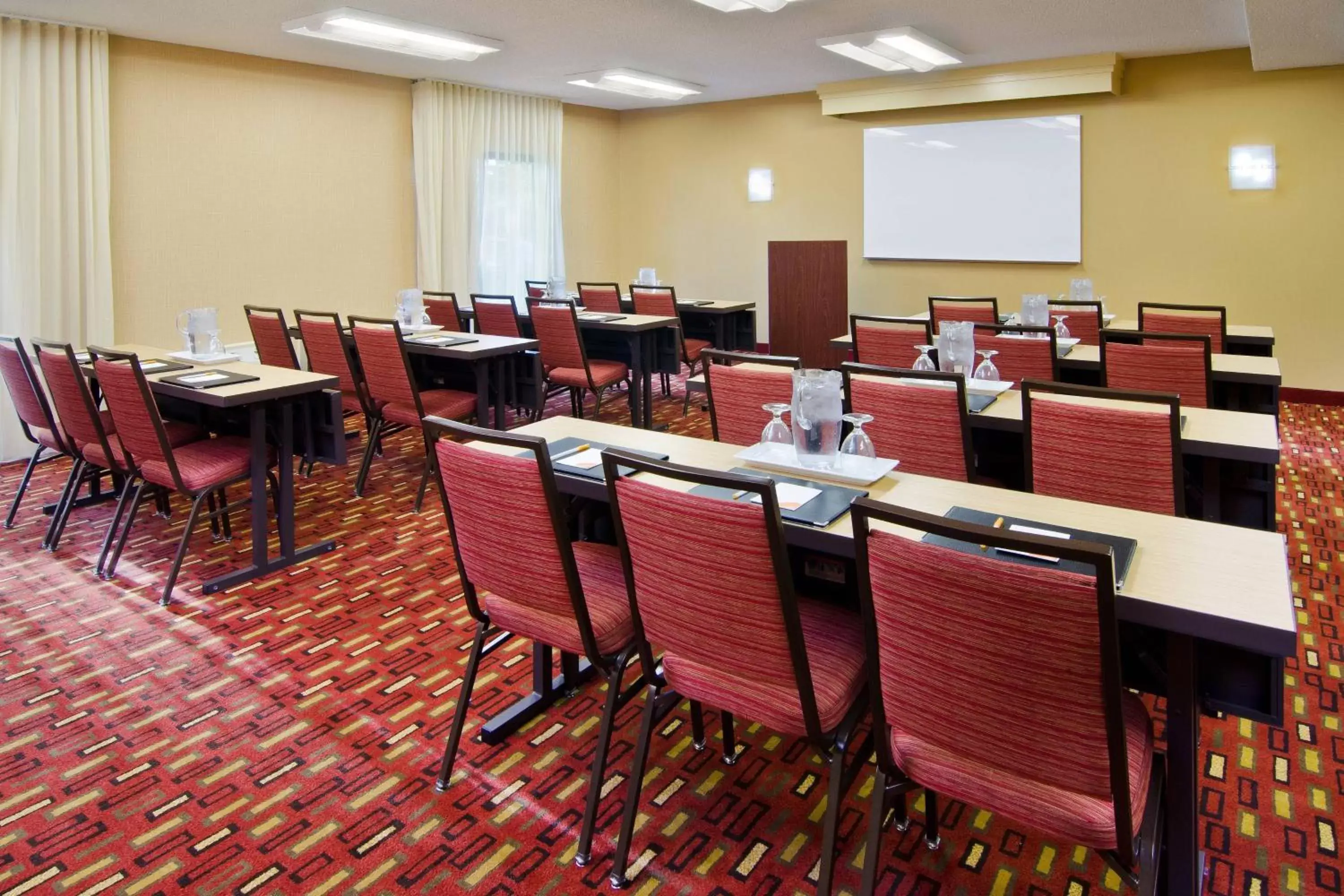 Meeting/conference room in Courtyard by Marriott Huntsville University Drive