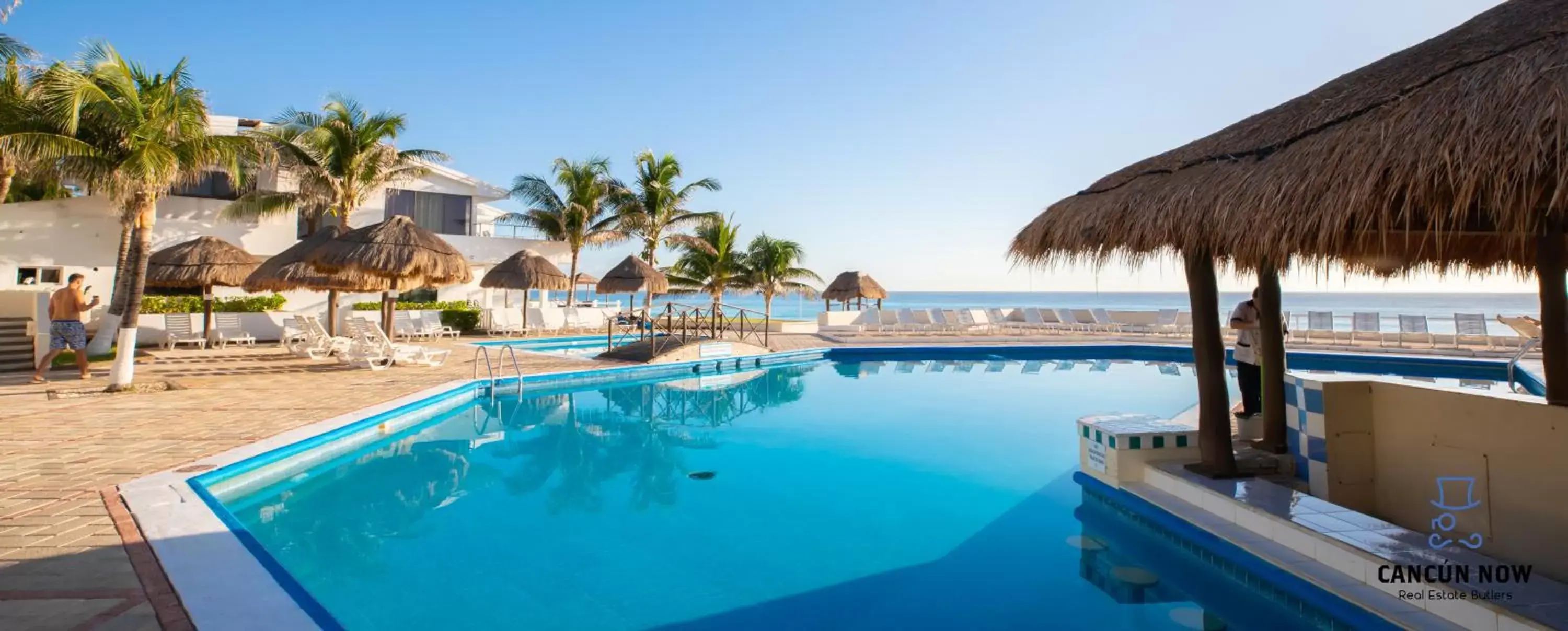 Sea view, Swimming Pool in Beachfront Penthouses by LivIN Cancun